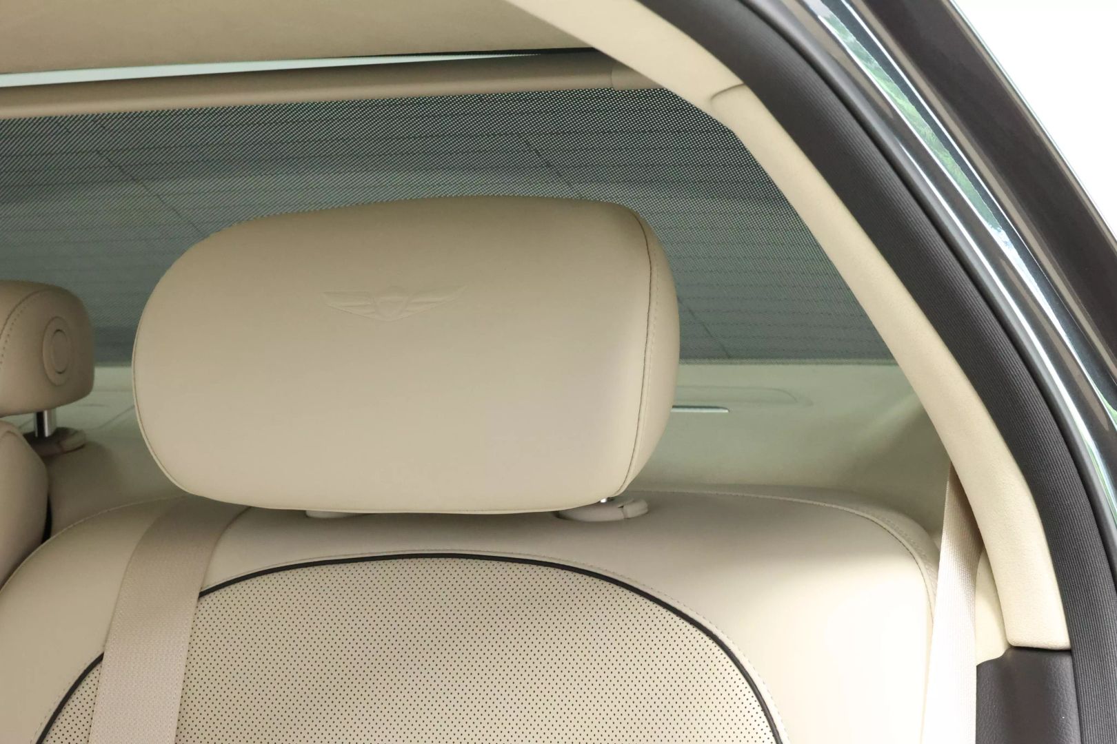 2020 Genesis G90 - Image 68