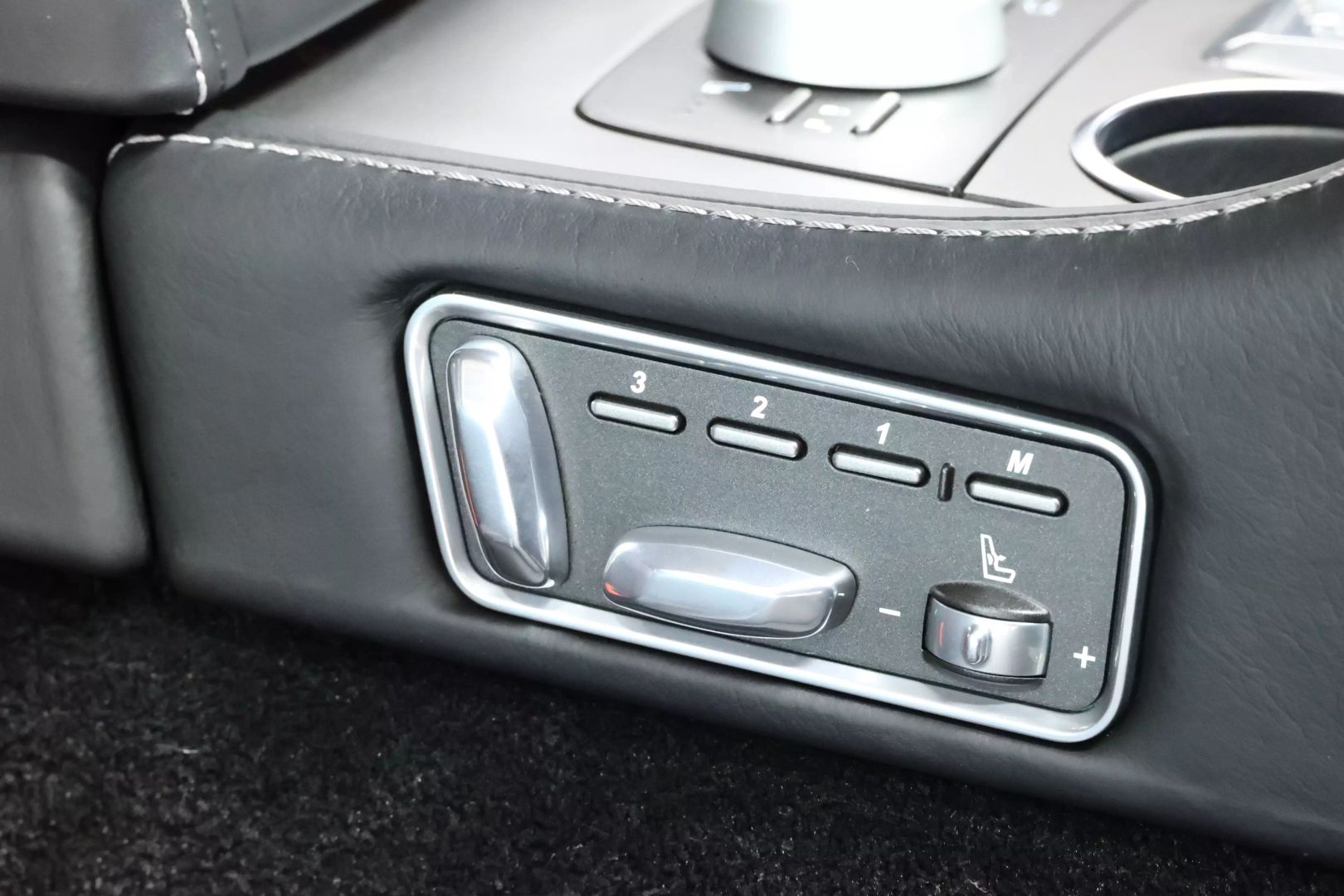 2011 Aston Martin Rapide - Image 95
