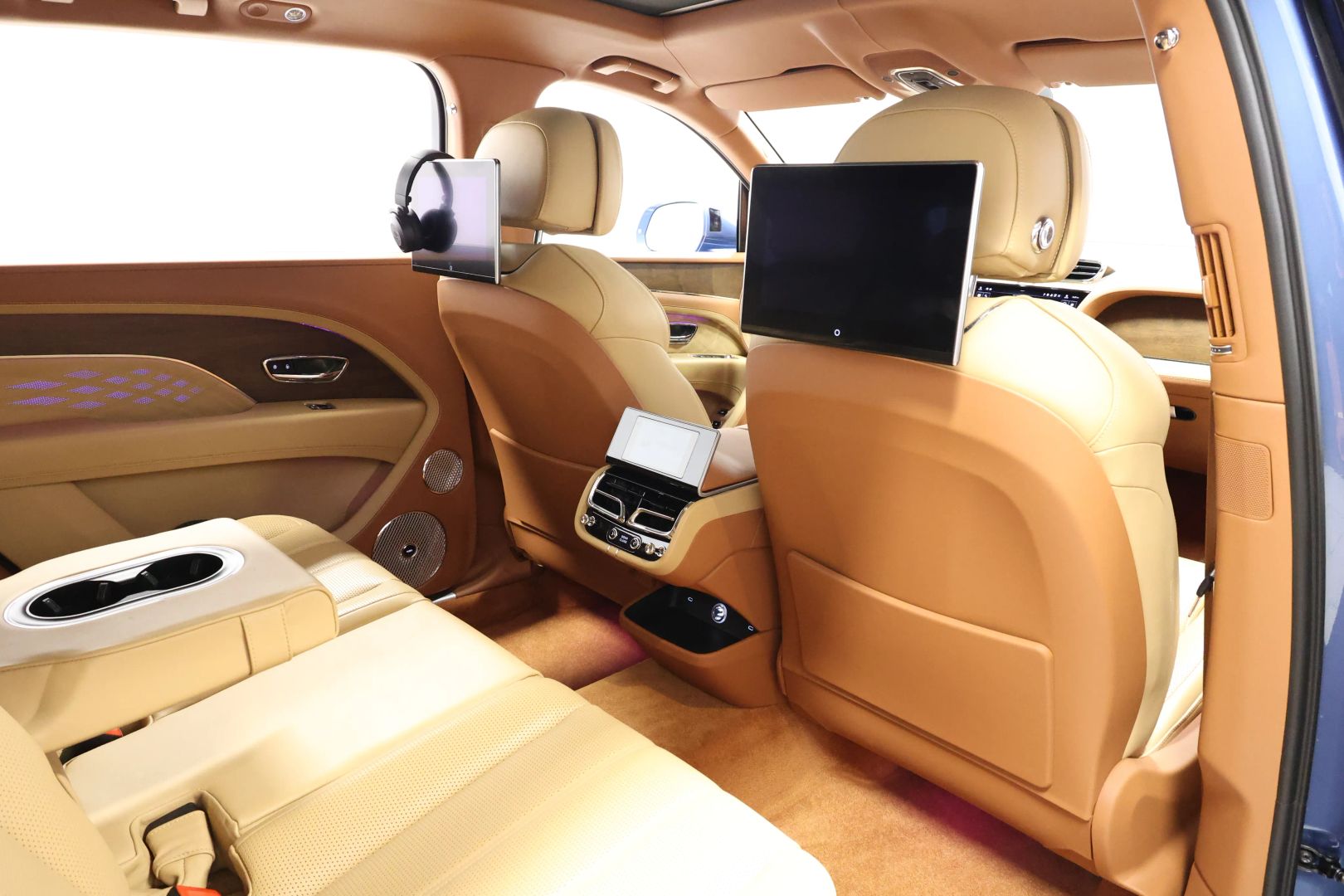 2023 Bentley Bentayga Ewb - Image 99