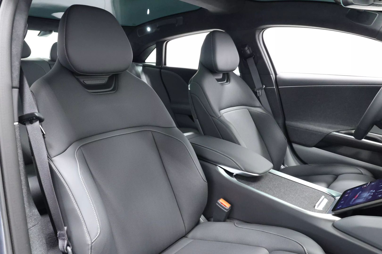 2025 Lucid Air - Image 86