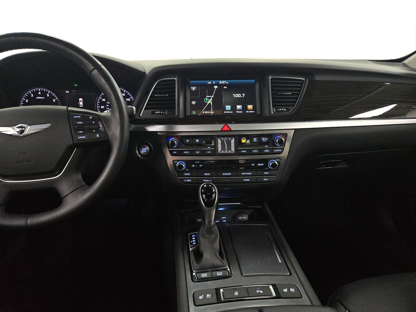 2015 Hyundai Genesis - Image 13