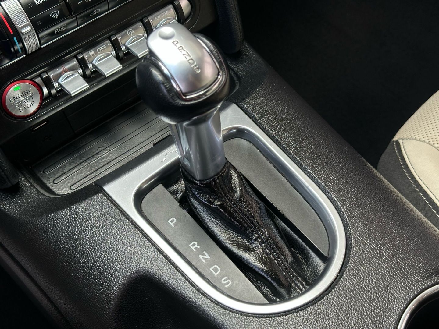 2019 Ford Mustang - Image 41