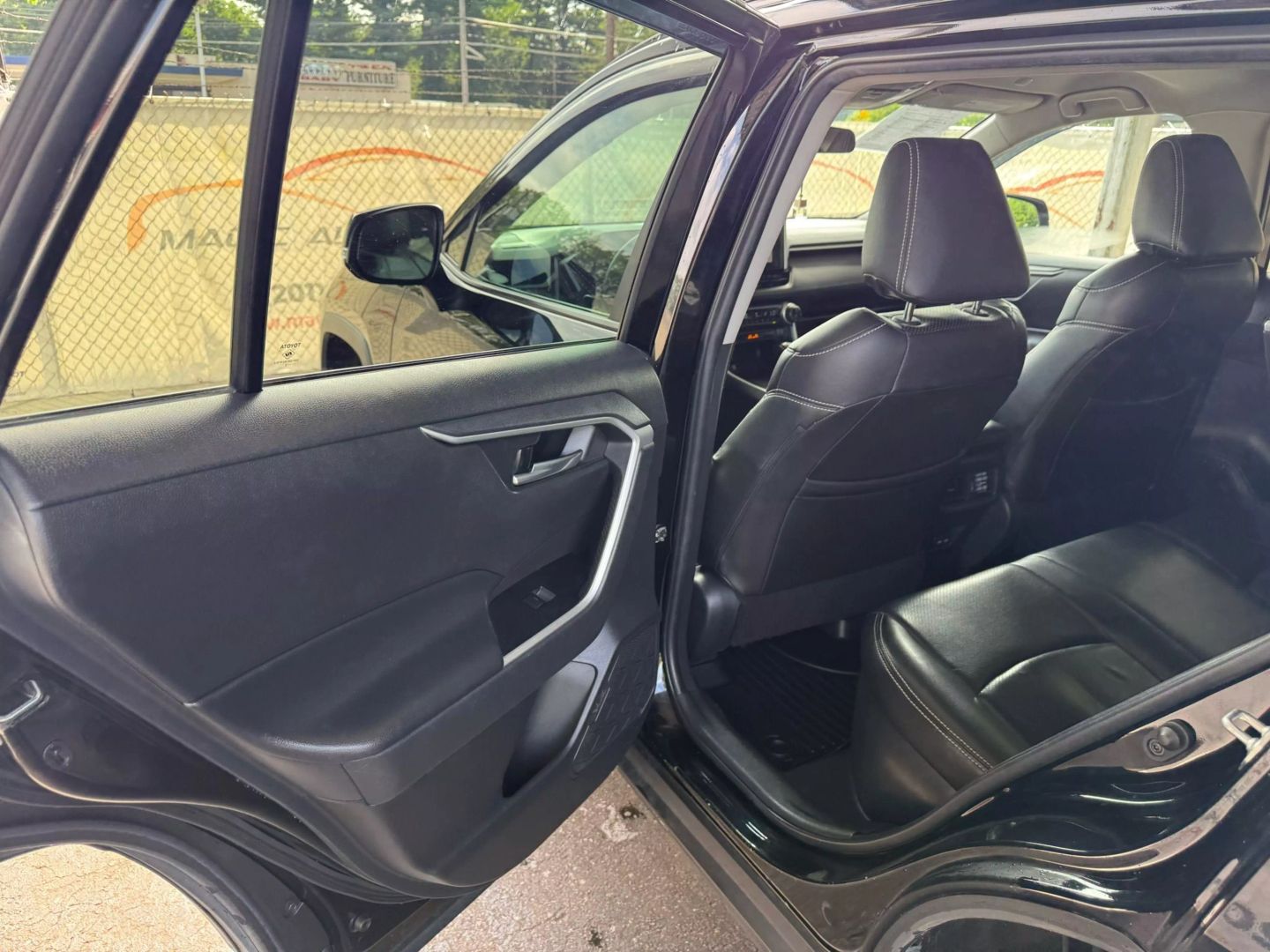 2023 Toyota Rav4 Hybrid - Image 17