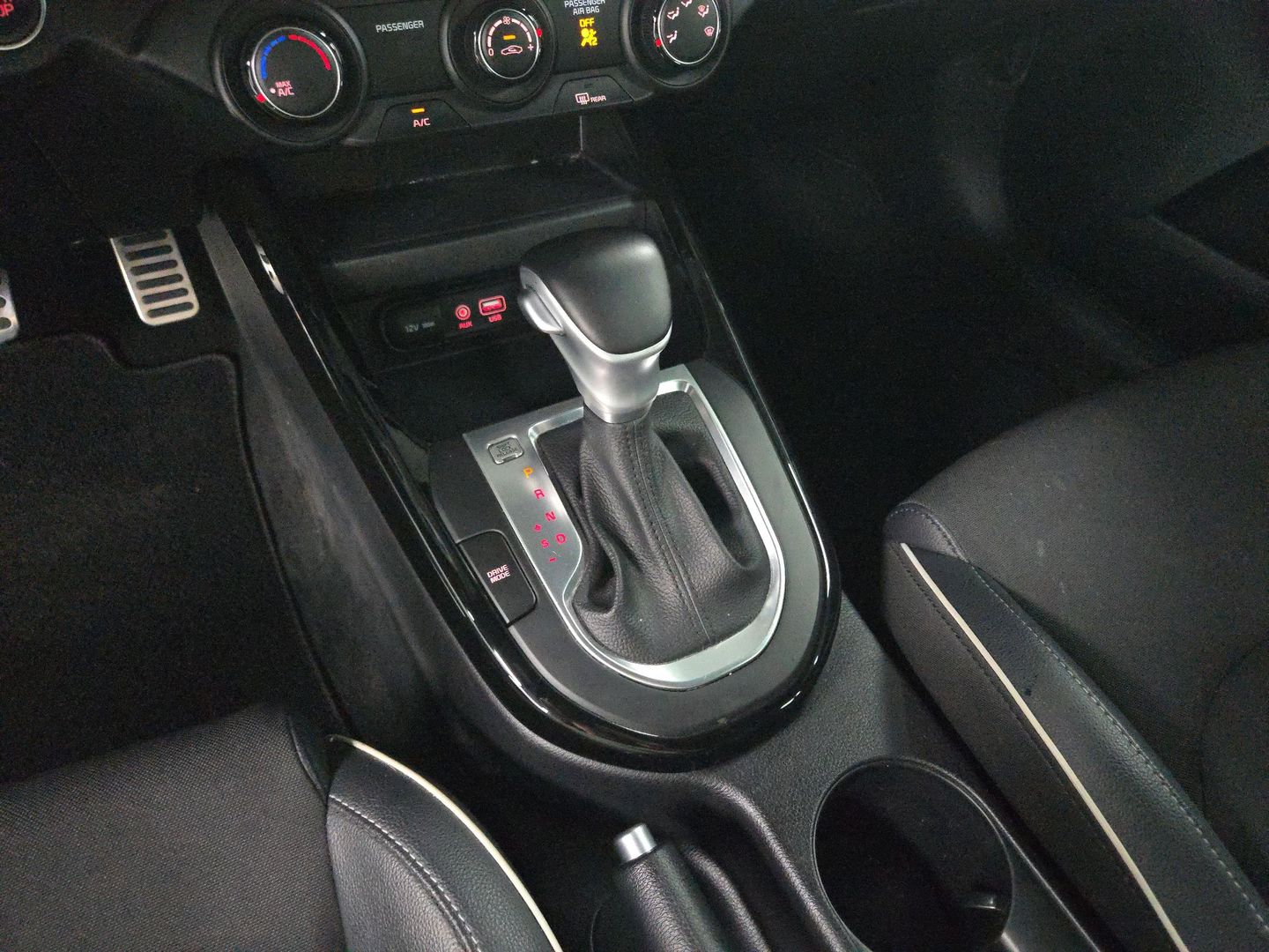 2021 Kia Forte - Image 15