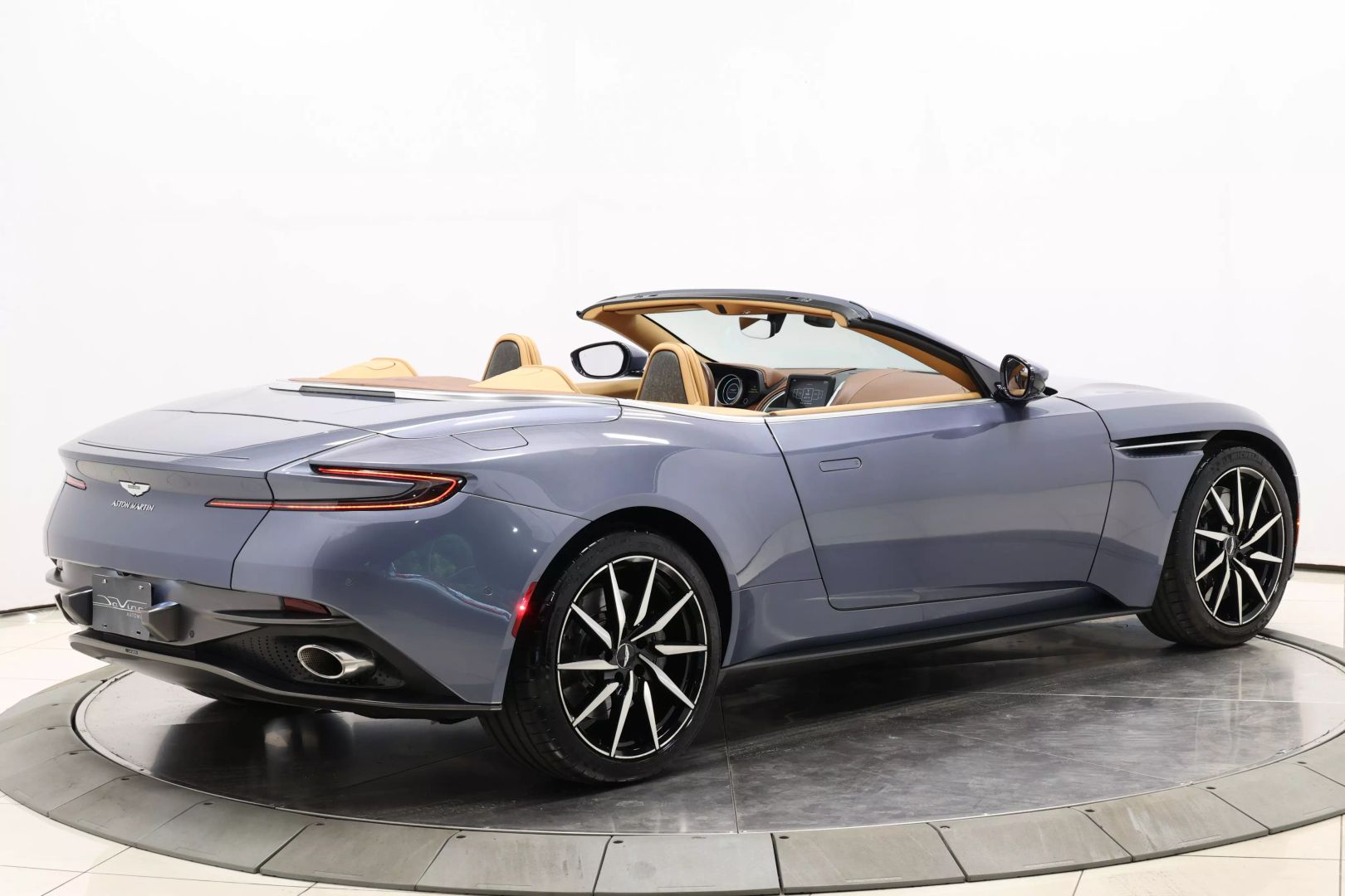 2019 Aston Martin Db11 - Image 4