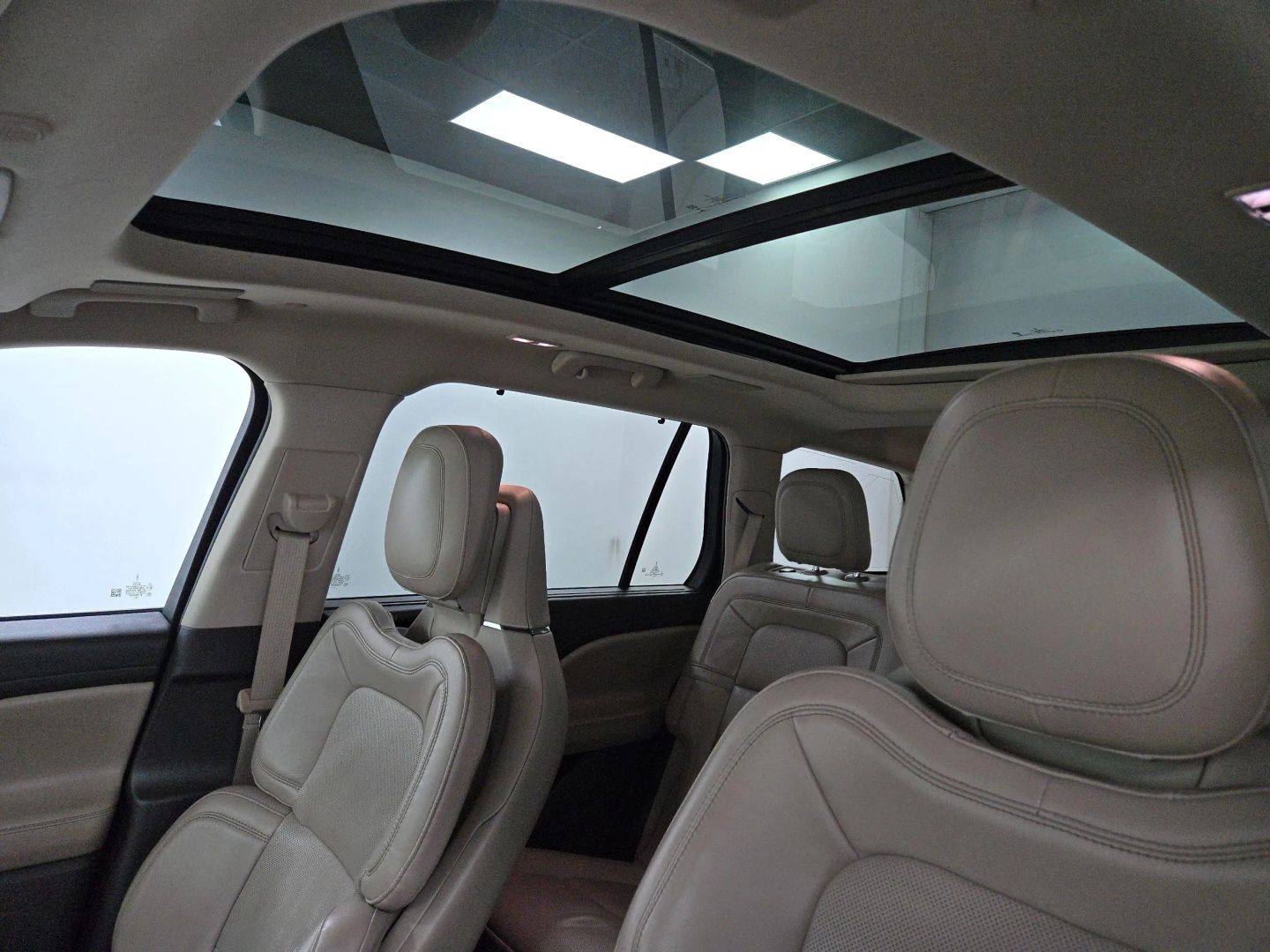 2020 Lincoln Aviator - Image 21