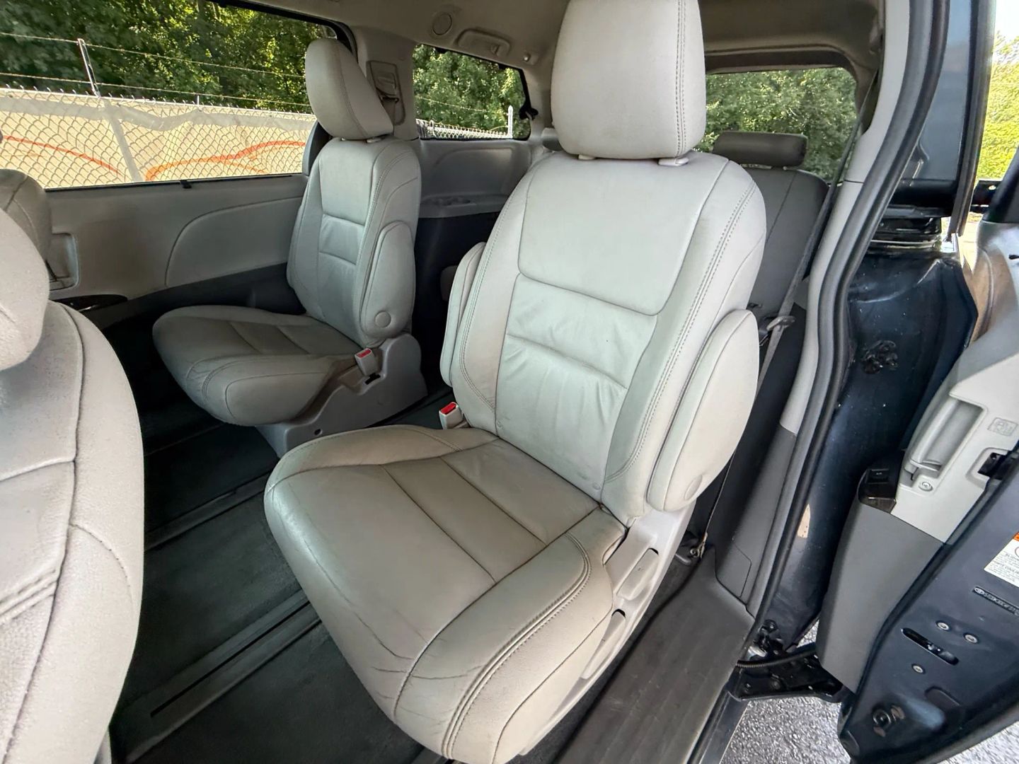 2015 Toyota Sienna - Image 18