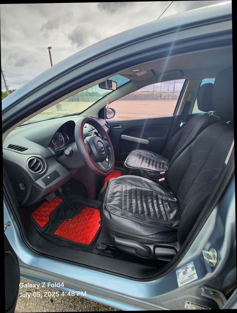 2013 Mazda Mazda2 - Image 18