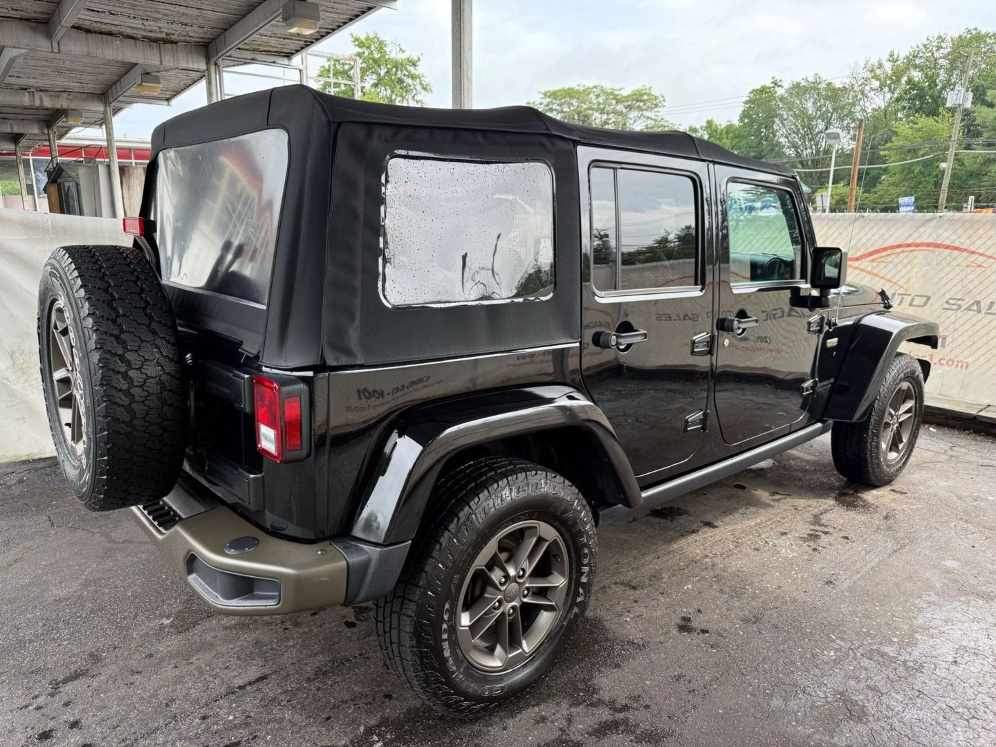 2017 Jeep Wrangler Unlimited - Image 13