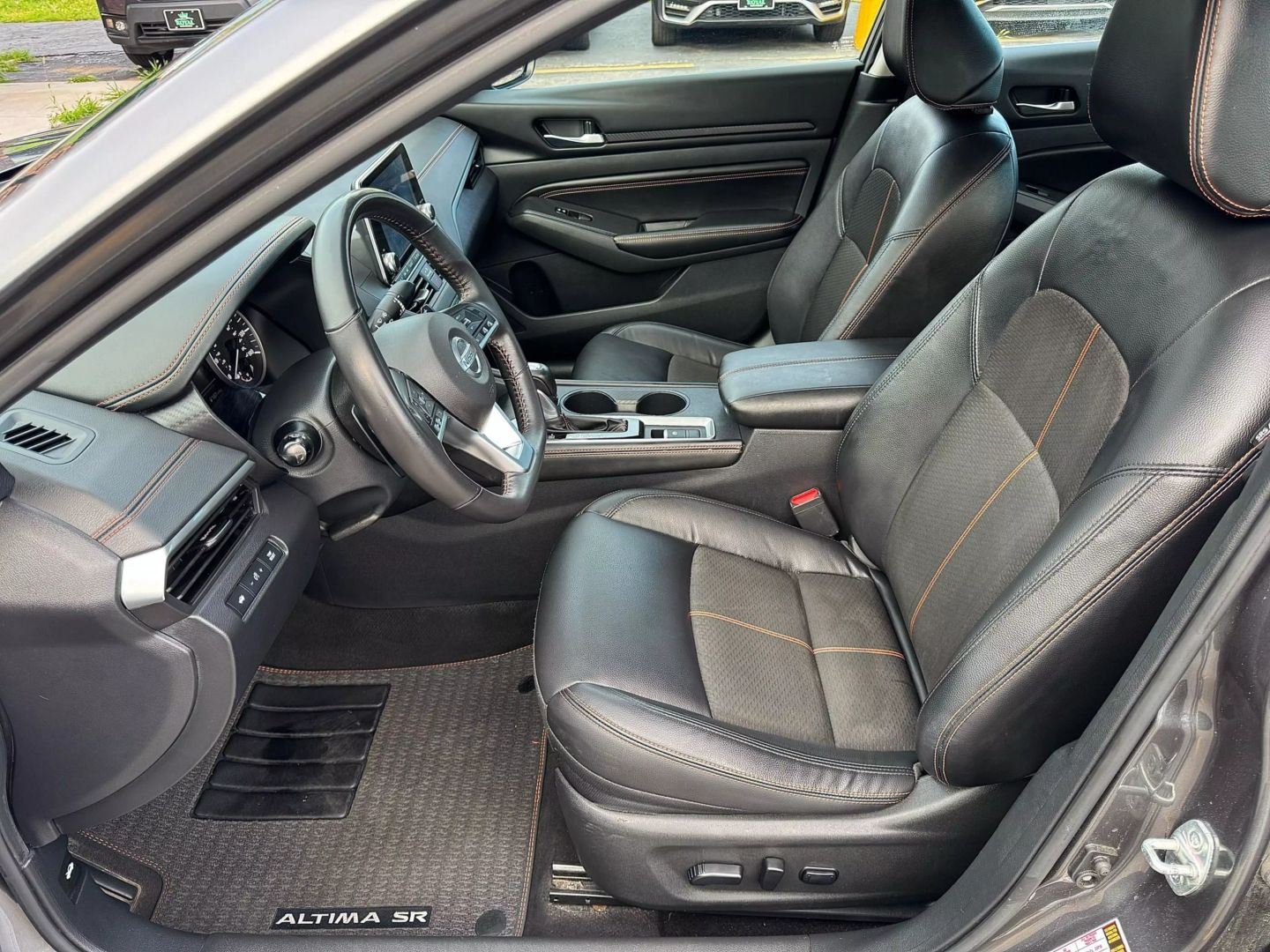 2022 Nissan Altima - Image 13