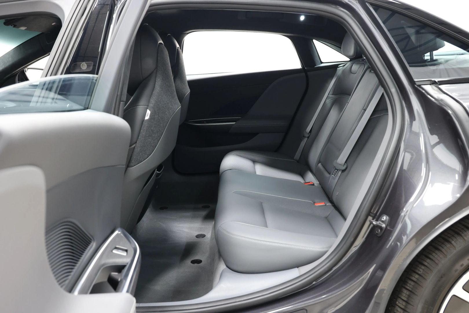 2023 Lucid Air - Image 3