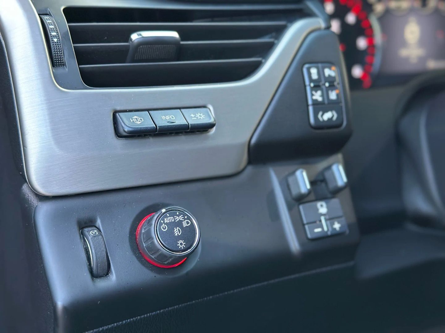 2015 GMC YUKON XL SUV V8, ECOTEC3, FF, 6.2L DENALI SPORT UTILITY 4D