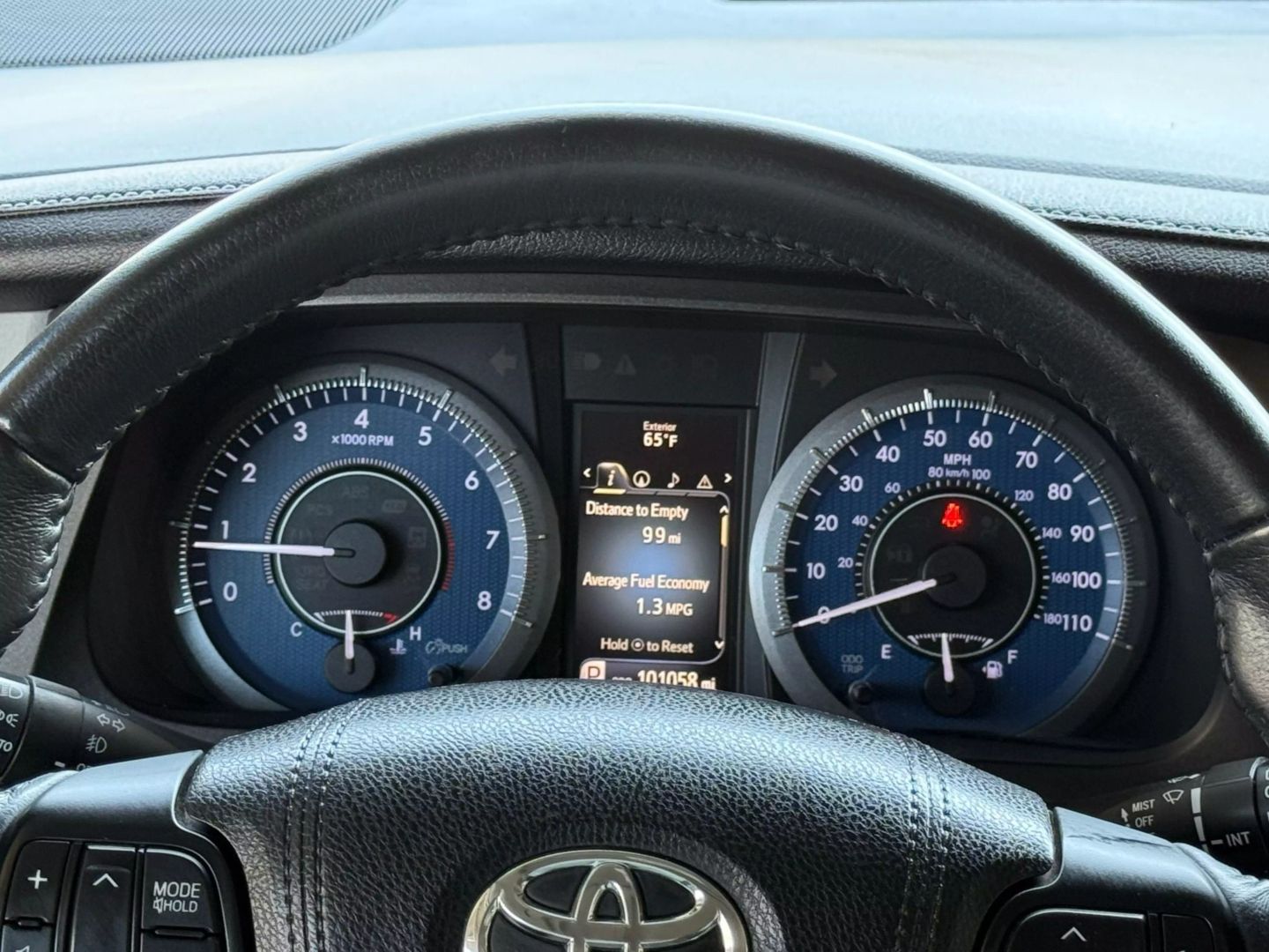 2015 Toyota Sienna - Image 33