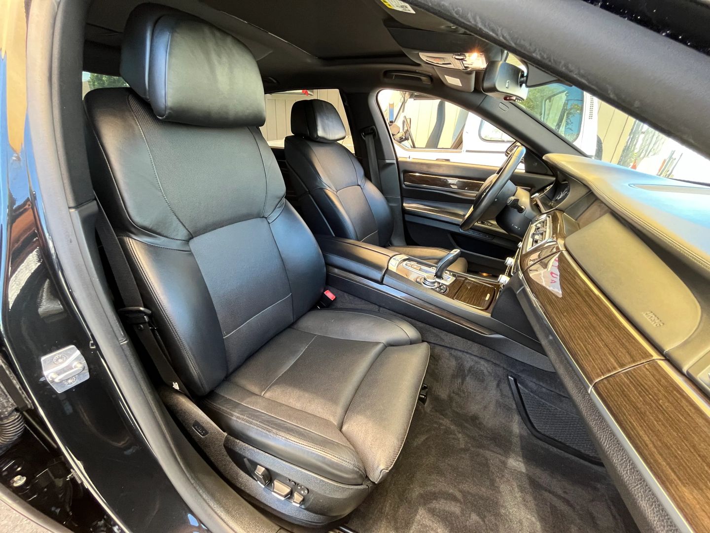 2011 Bmw 7 Series  Vin: Wbakb4c54bc574410 Stock Id: 574410 - Image 14