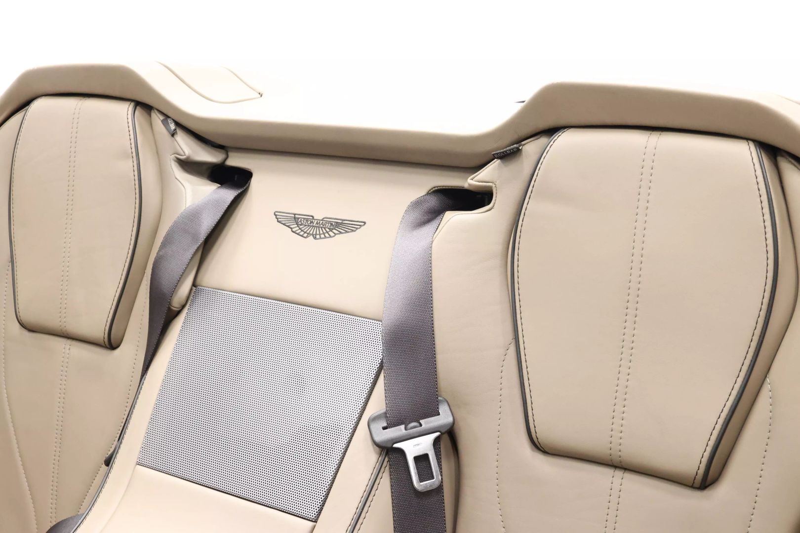 2015 Aston Martin Db9 - Image 50