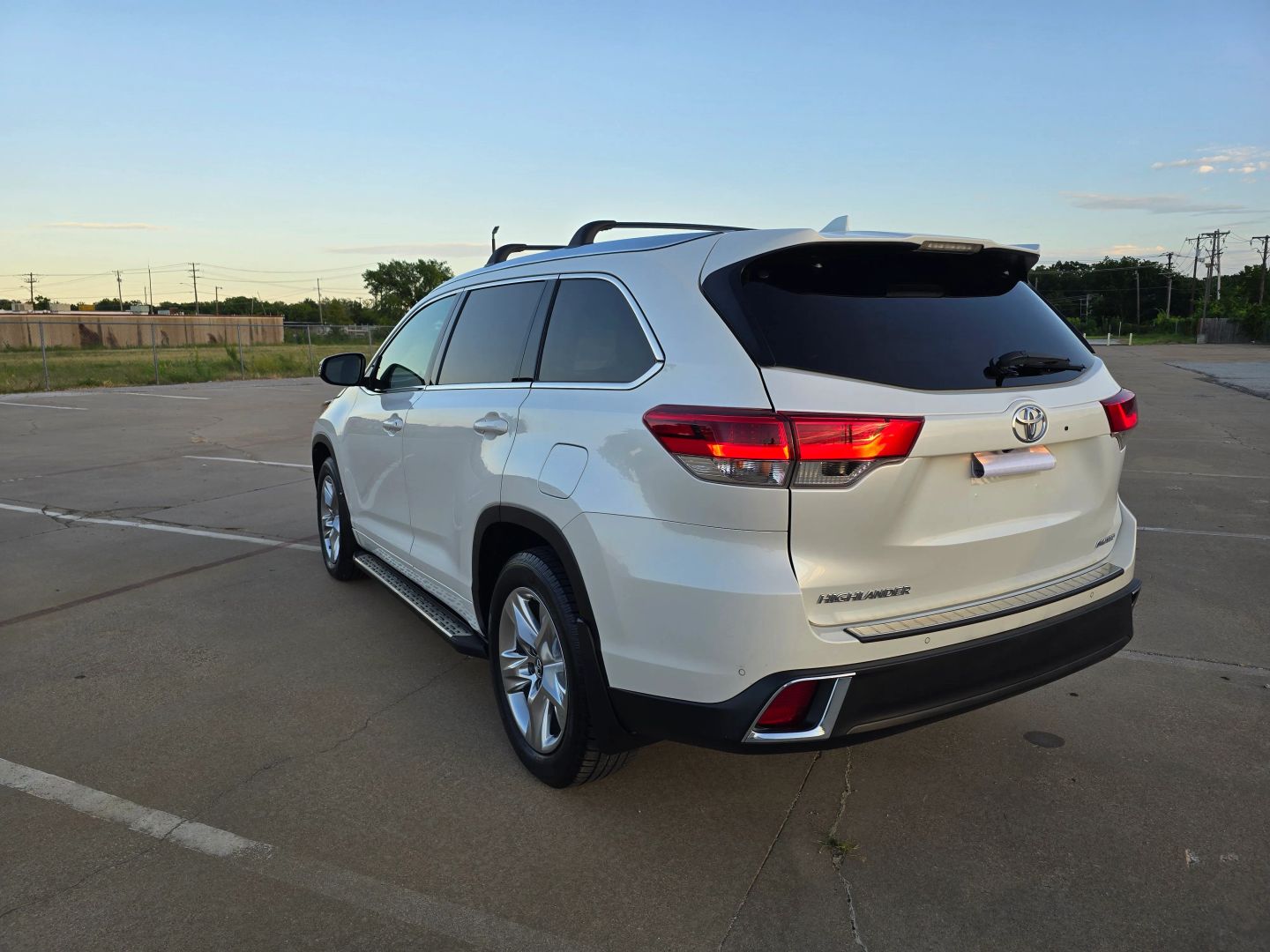 2018 Toyota Highlander - Image 9