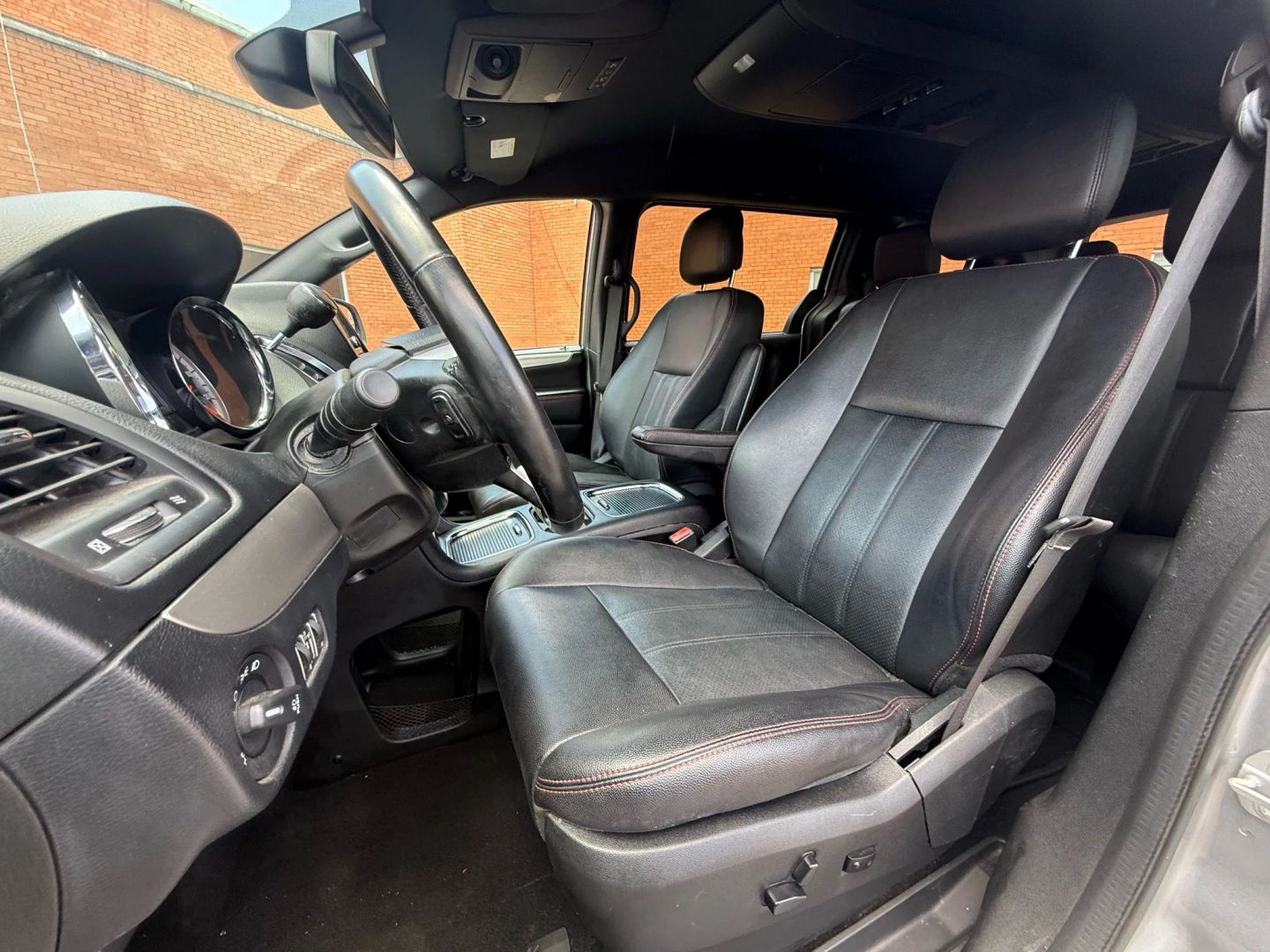 2019 Dodge Grand Caravan Passenger - Image 2