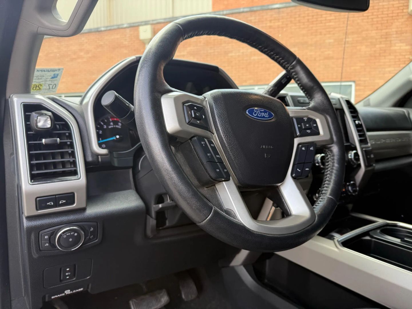 2020 Ford F250 Super Duty Crew Cab - Image 21
