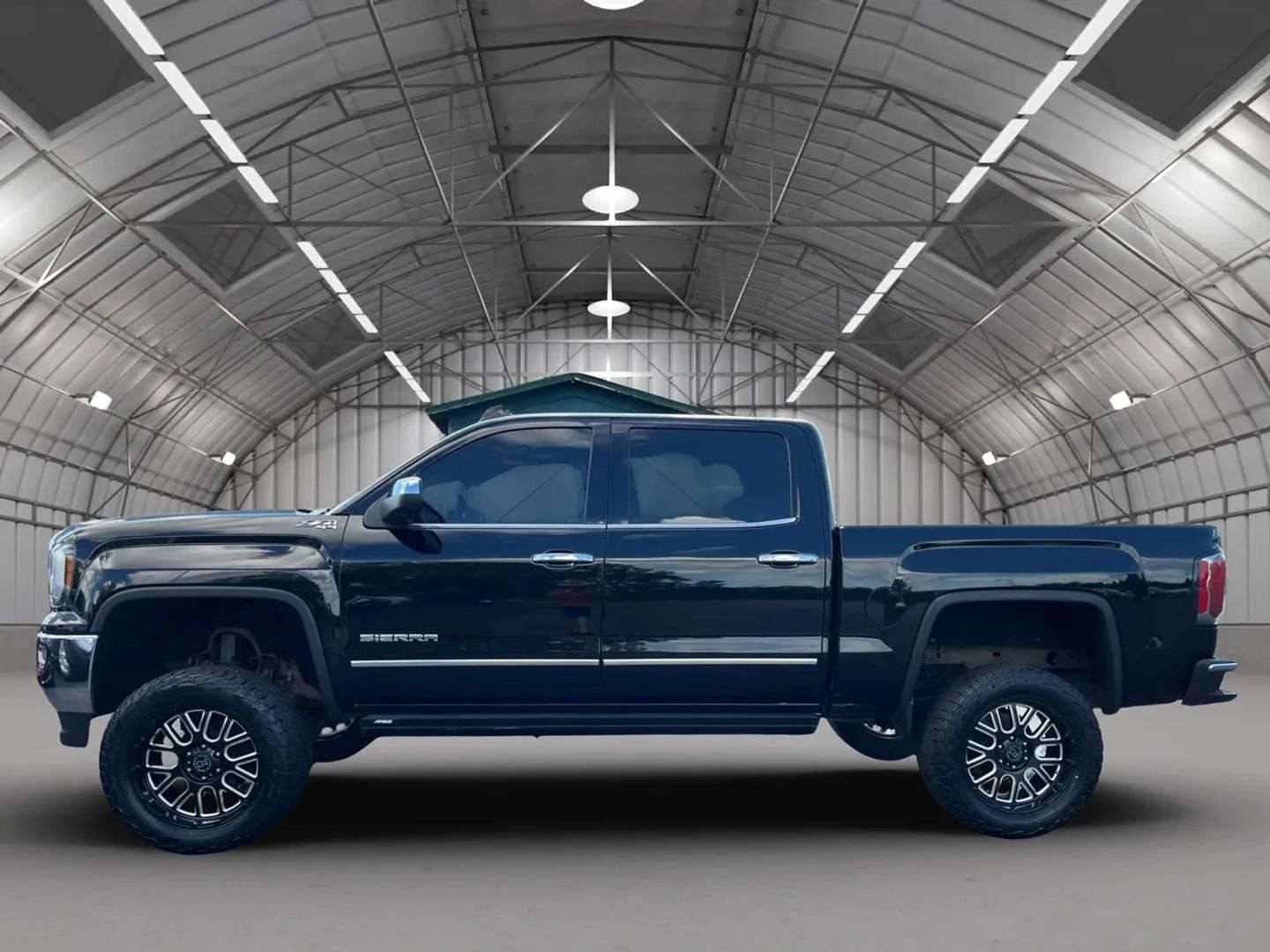 Used 2018 GMC Sierra 1500 SLT with VIN 3GTU2NEC3JG274222 for sale in Kansas City