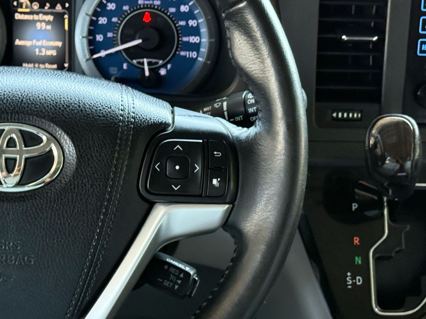 2015 Toyota Sienna - Image 32