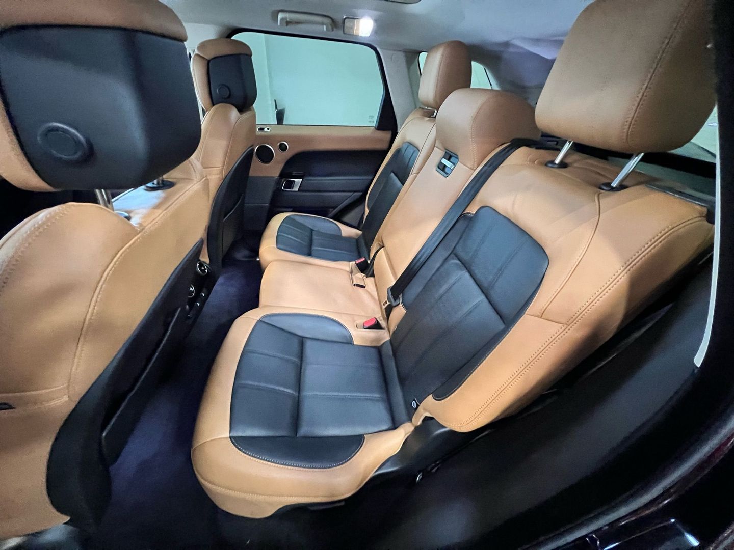 2018 Land Rover Range Rover Sport Hse Dynamic Sport Utility 4d - Image 12