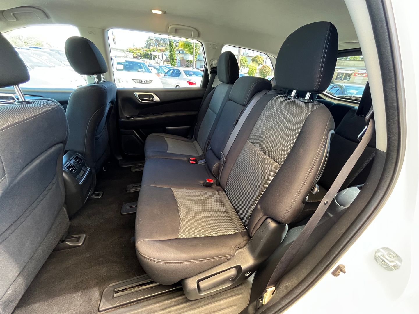 2017 Nissan Pathfinder  Vin: 5n1dr2mm9hc681748 Stock Id: 681748 - Image 16