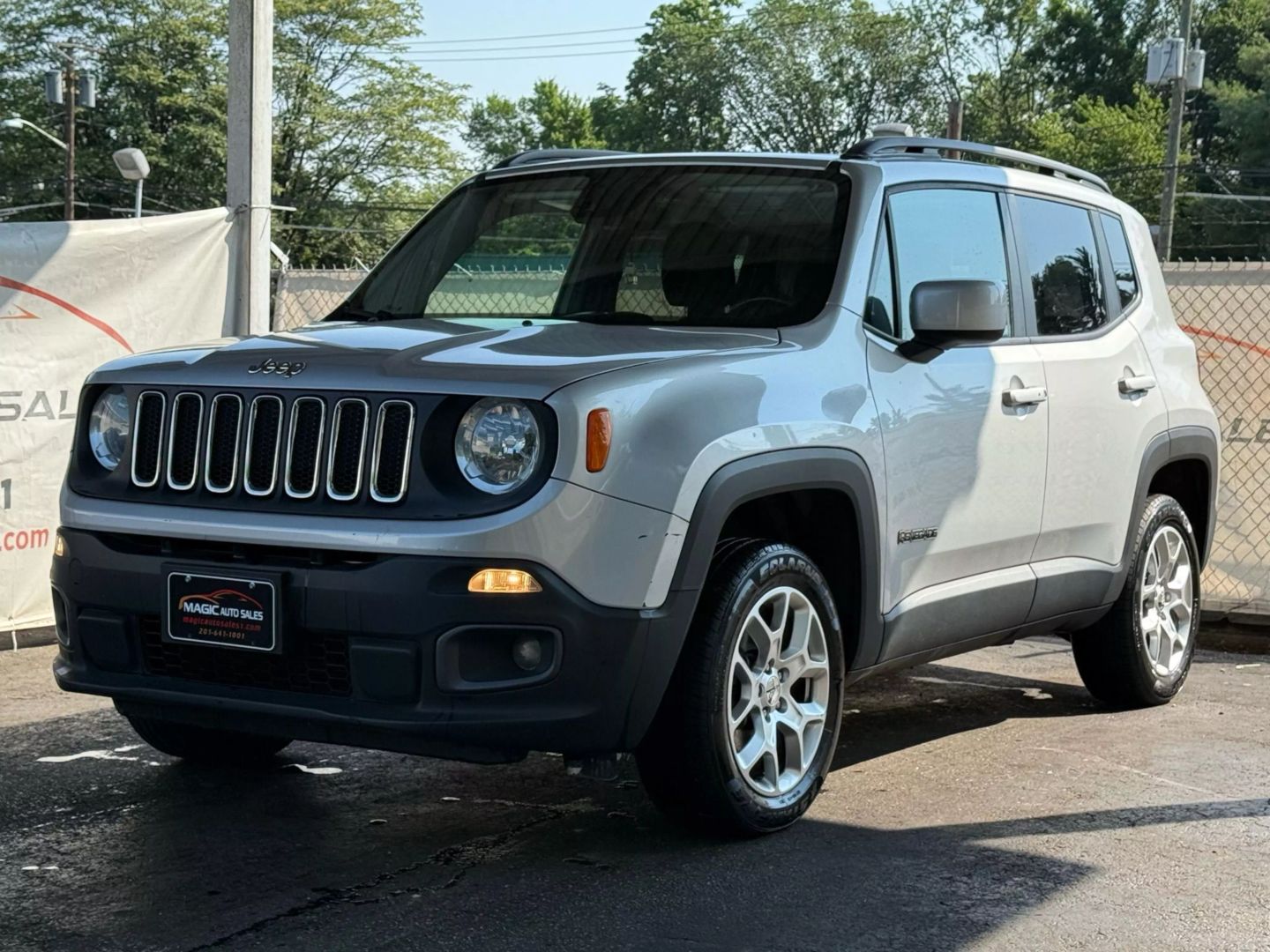 2016 Jeep Renegade - Image 3