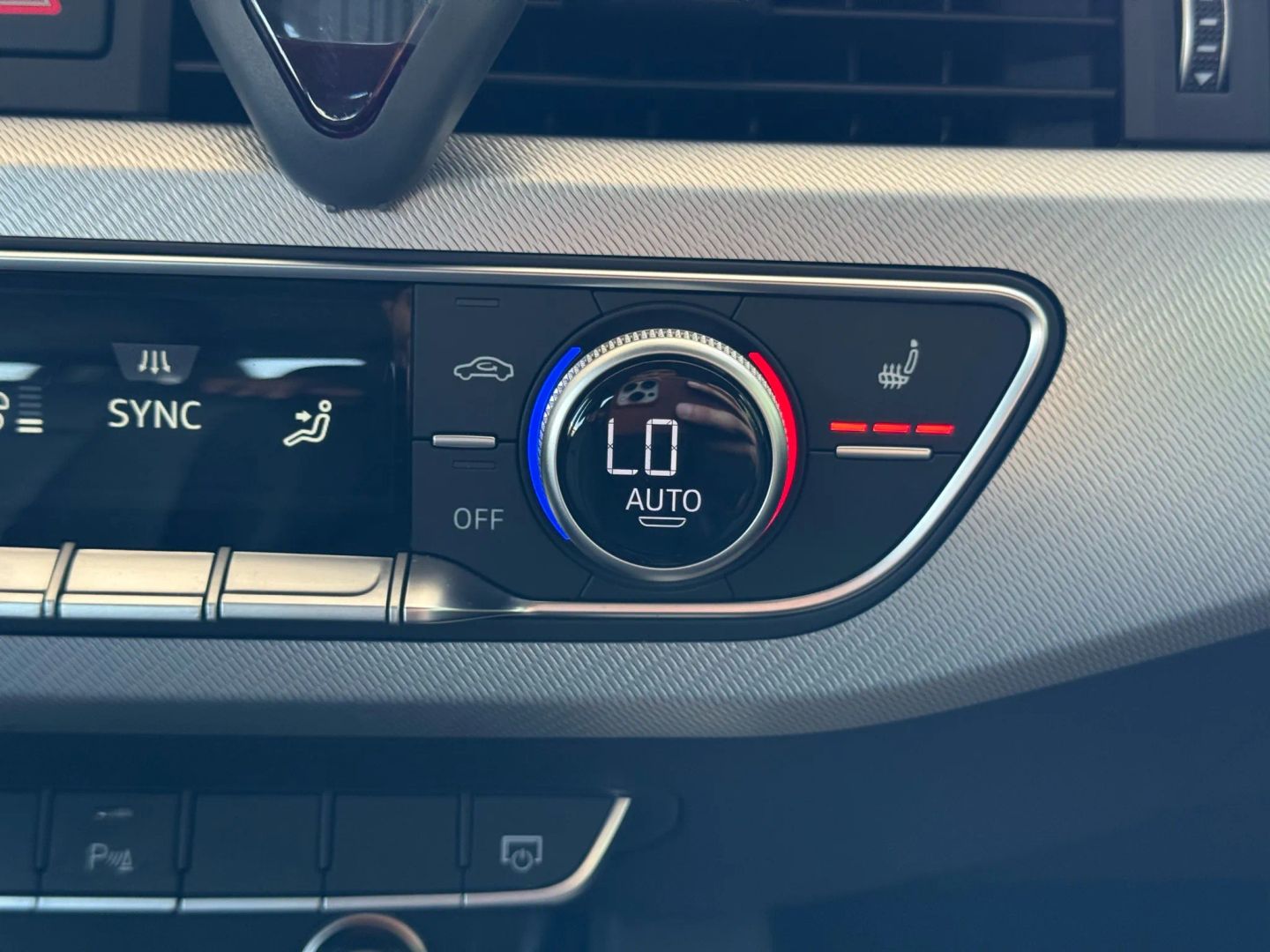 2017 Audi A4 - Image 27