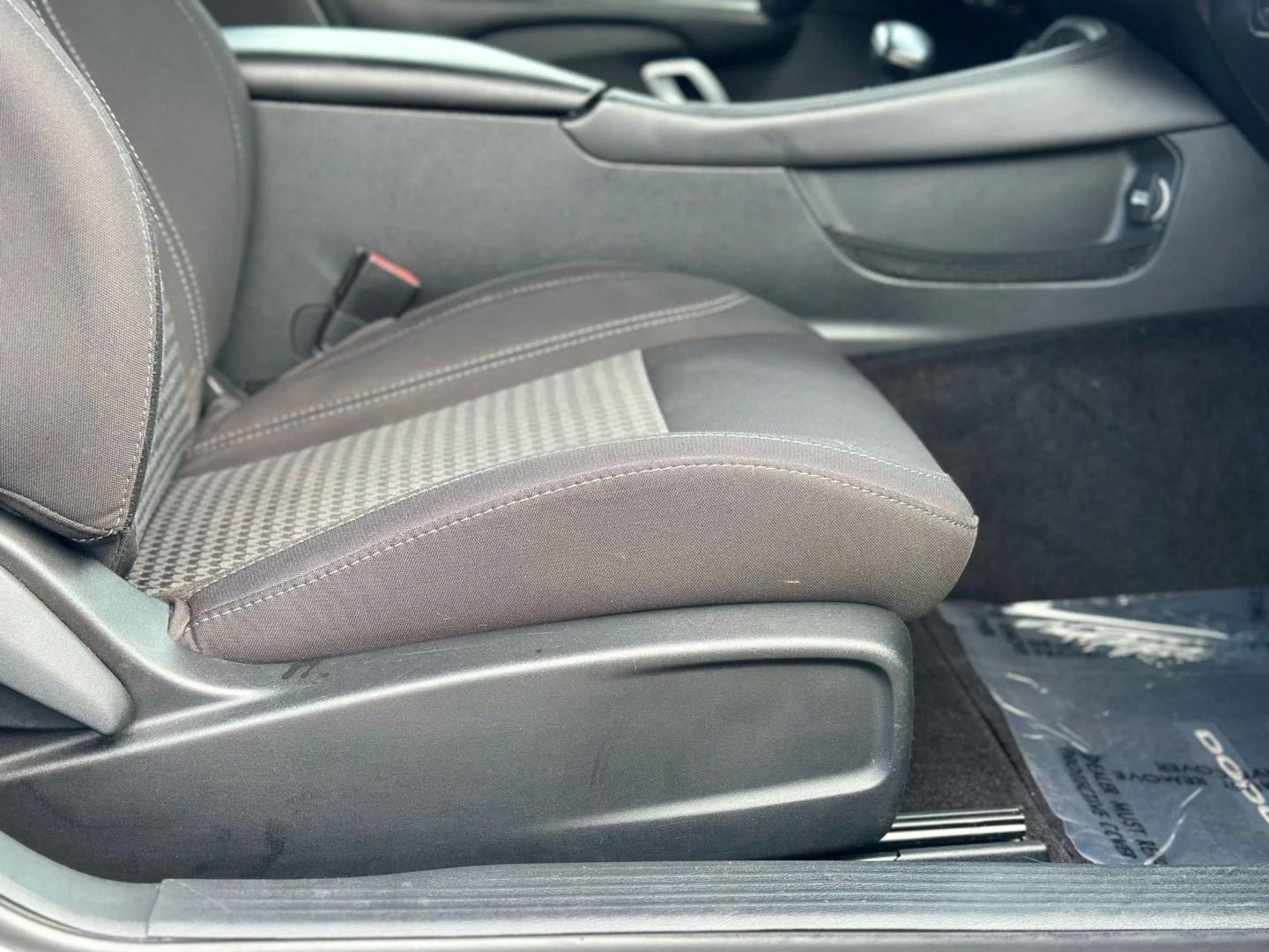 2015 DODGE CHALLENGER COUPE V6, 3.6 LITER SXT COUPE 2D