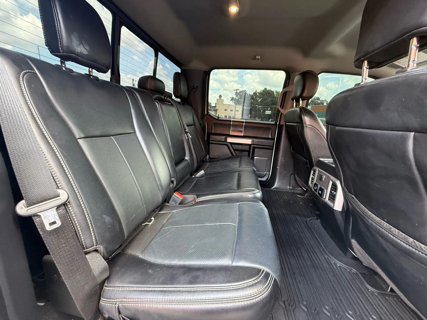 2020 Ford F250 Super Duty Crew Cab - Image 17