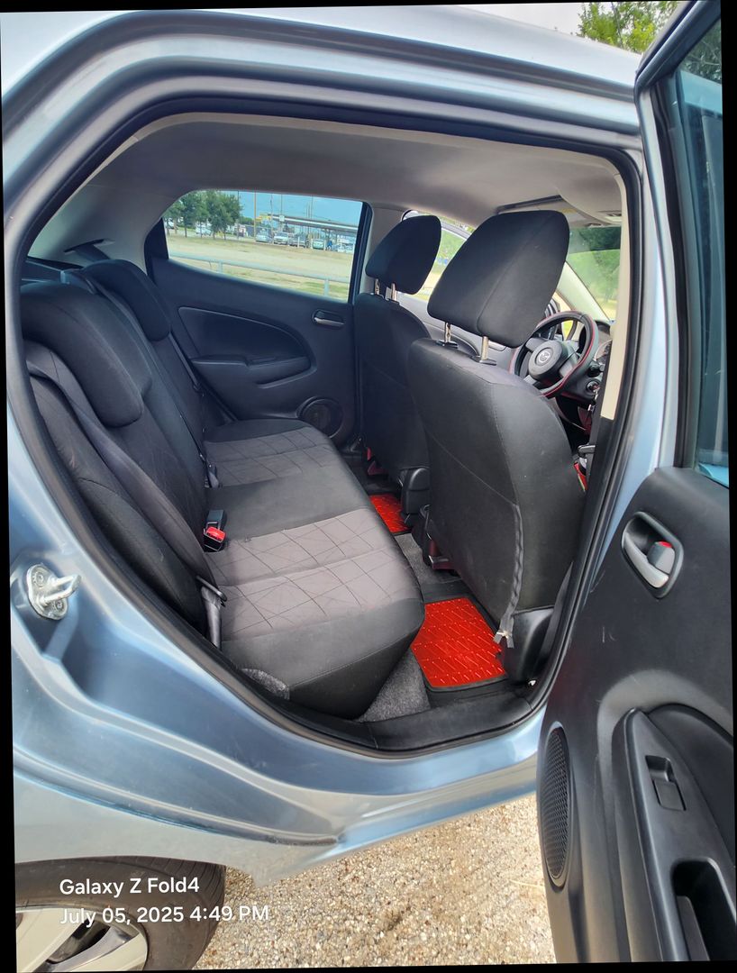 2013 Mazda Mazda2 - Image 14