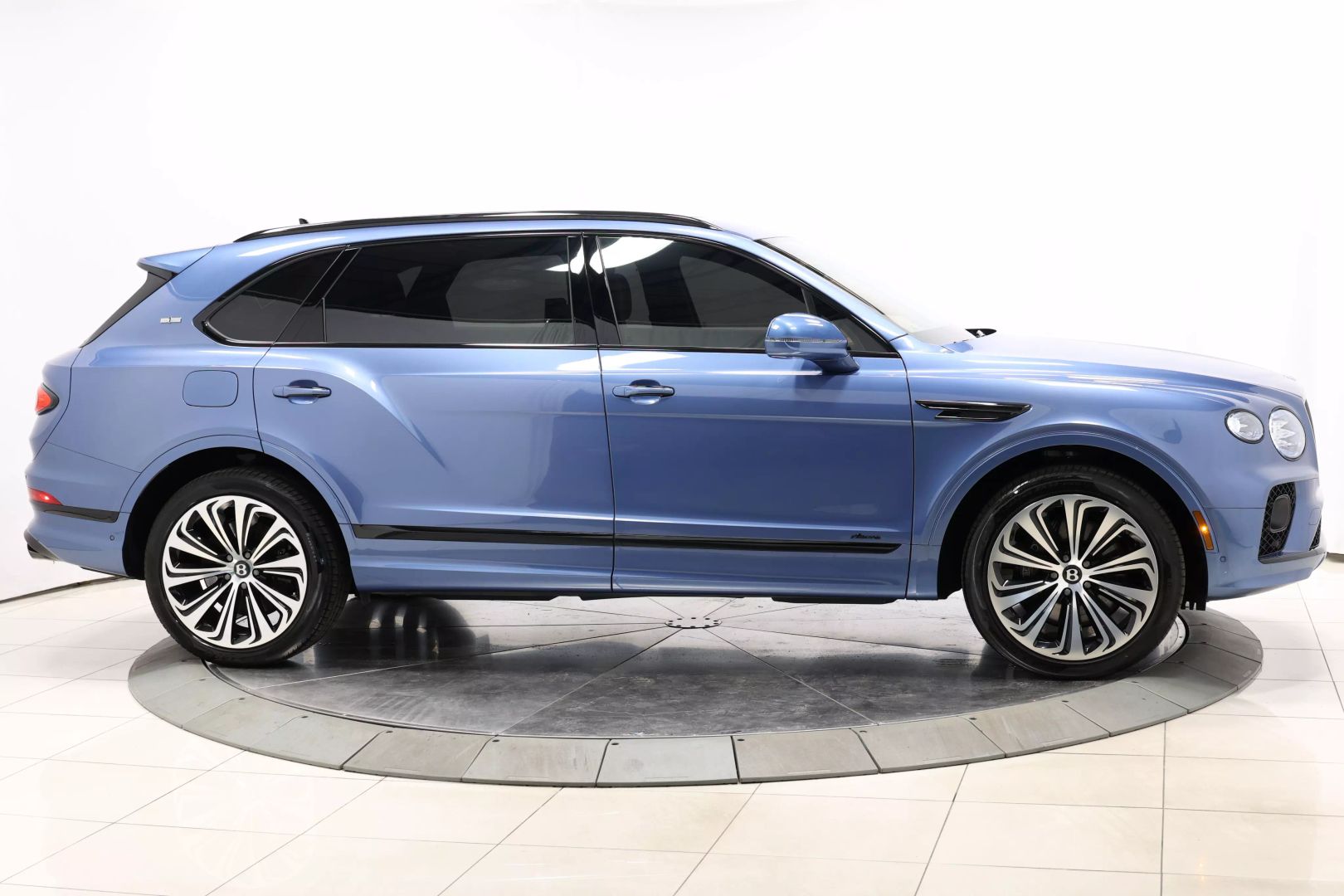 2023 Bentley Bentayga Ewb - Image 70