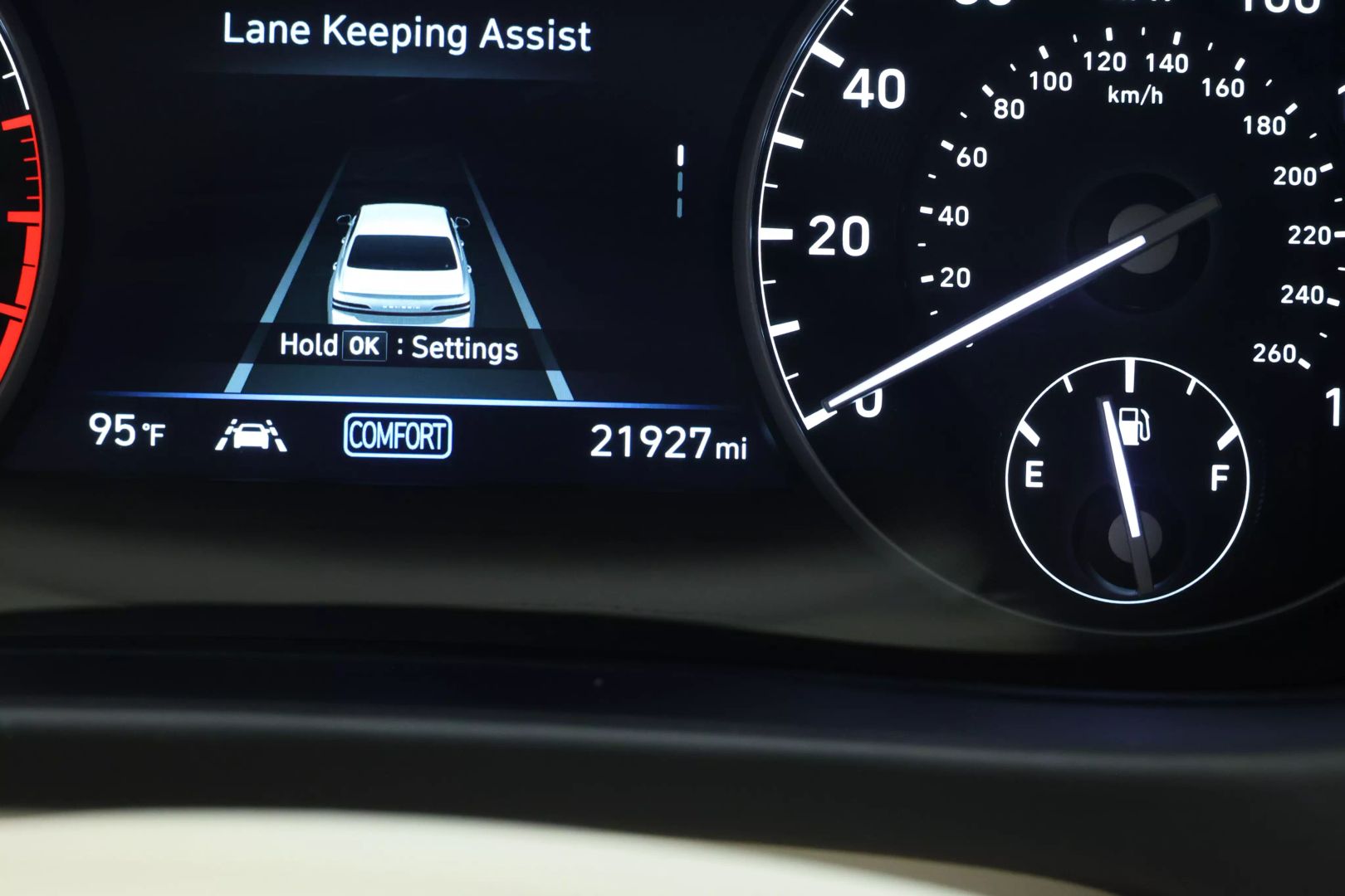 2020 Genesis G90 - Image 31
