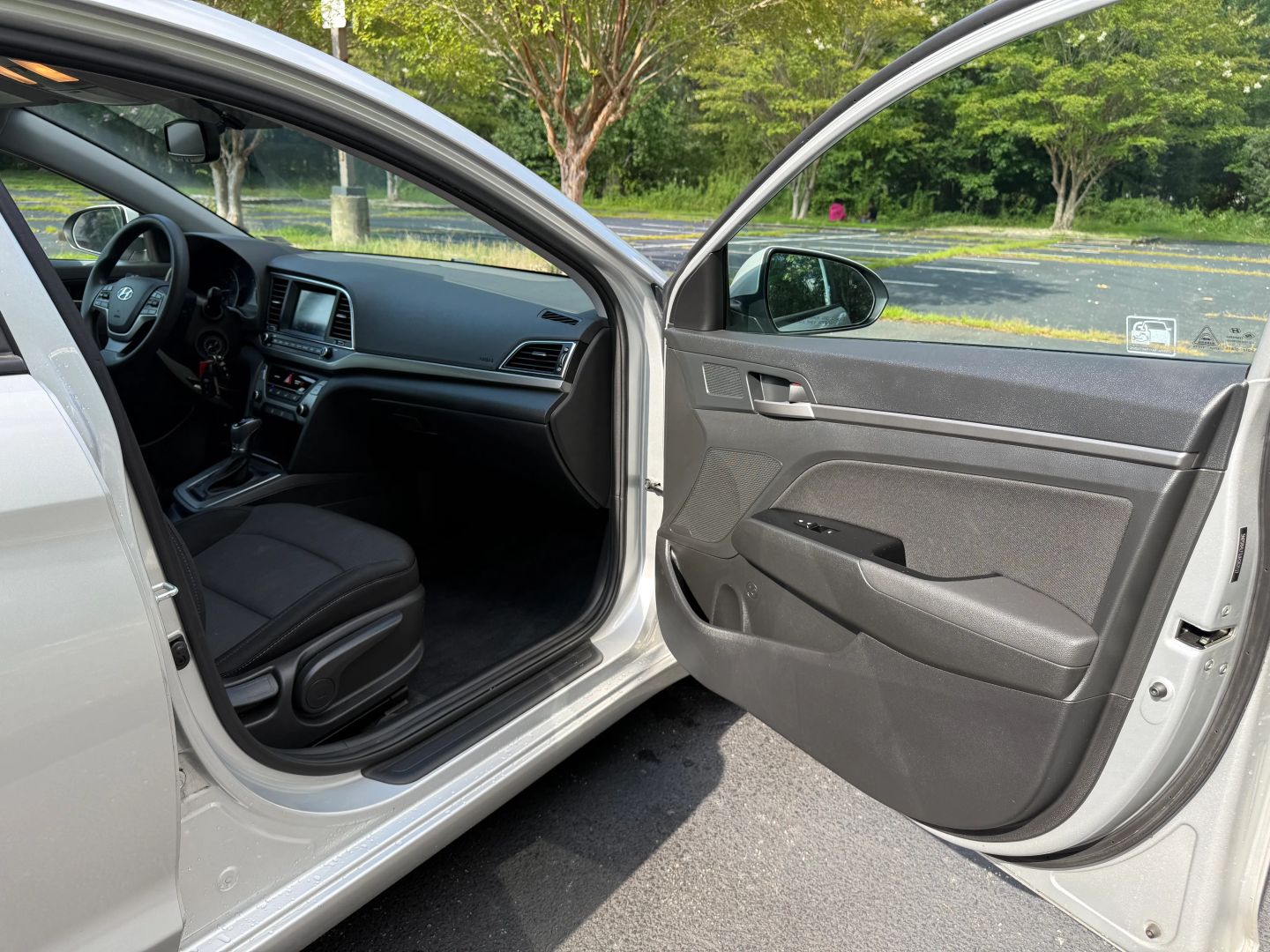 2018 Hyundai Elantra - Image 14