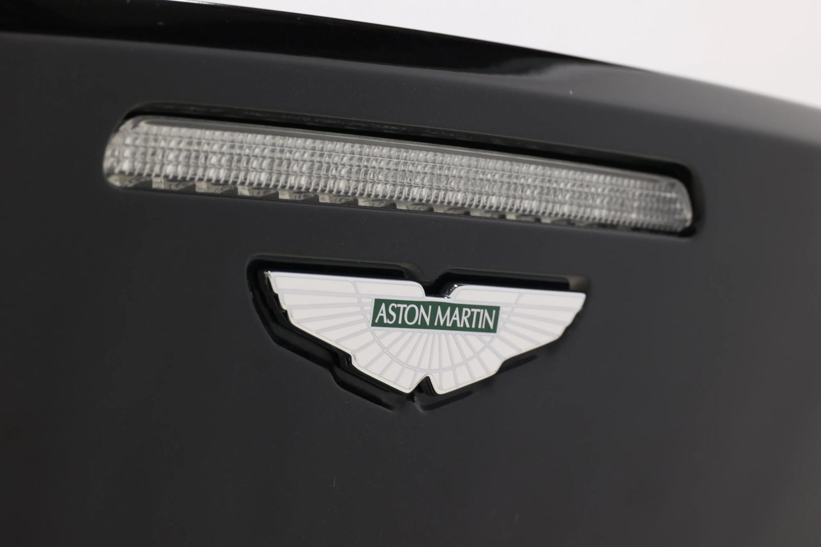 2015 Aston Martin Db9 - Image 93
