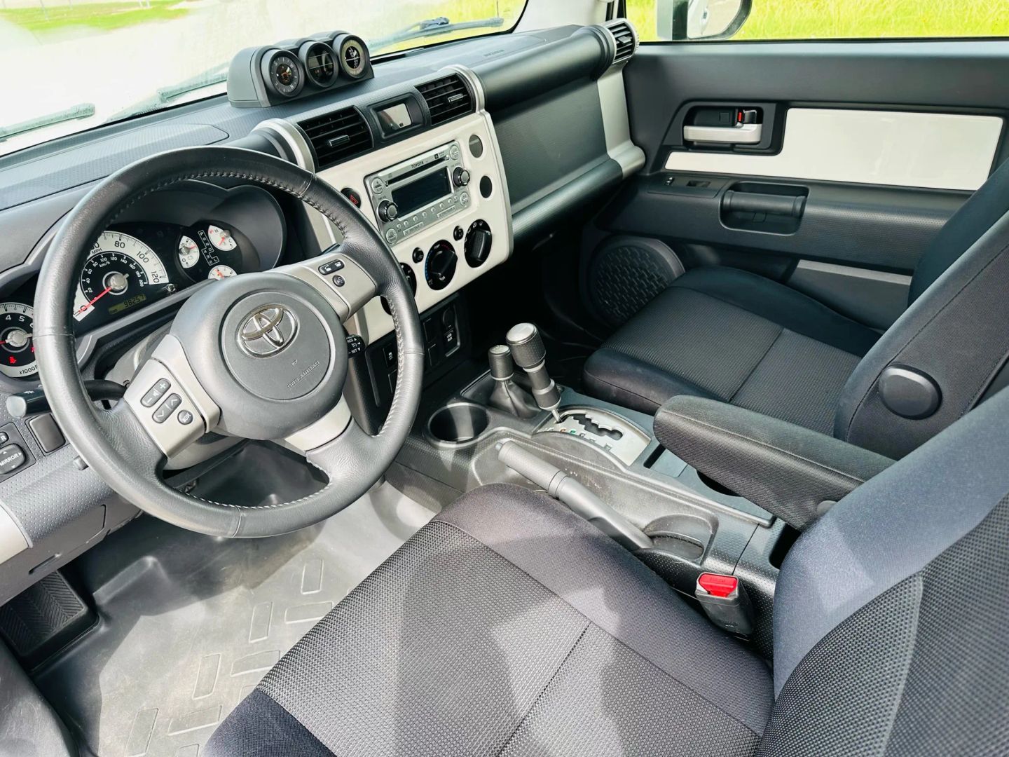 2013 Toyota Fj Cruiser - Image 14