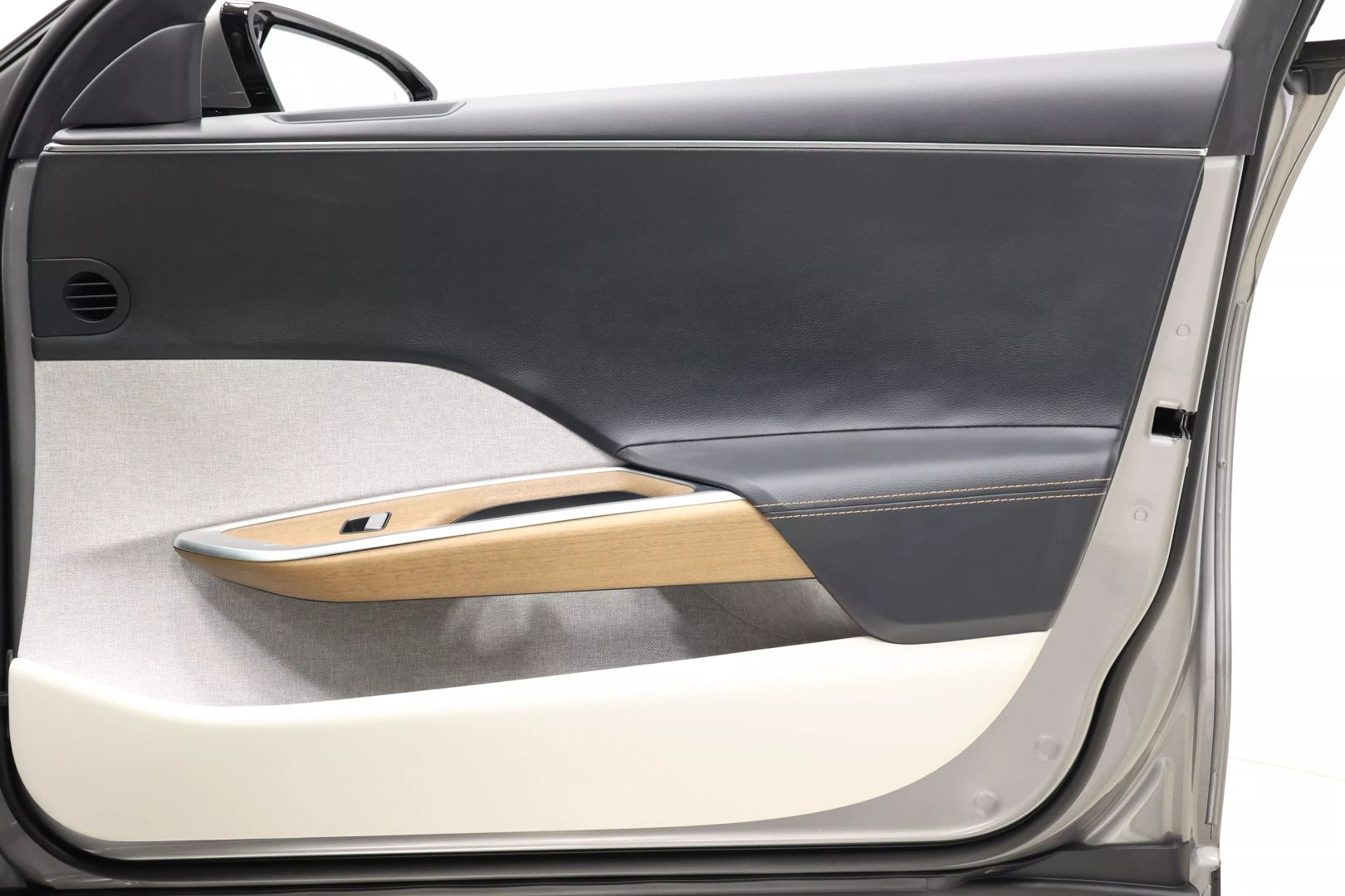 2025 Lucid Air - Image 93