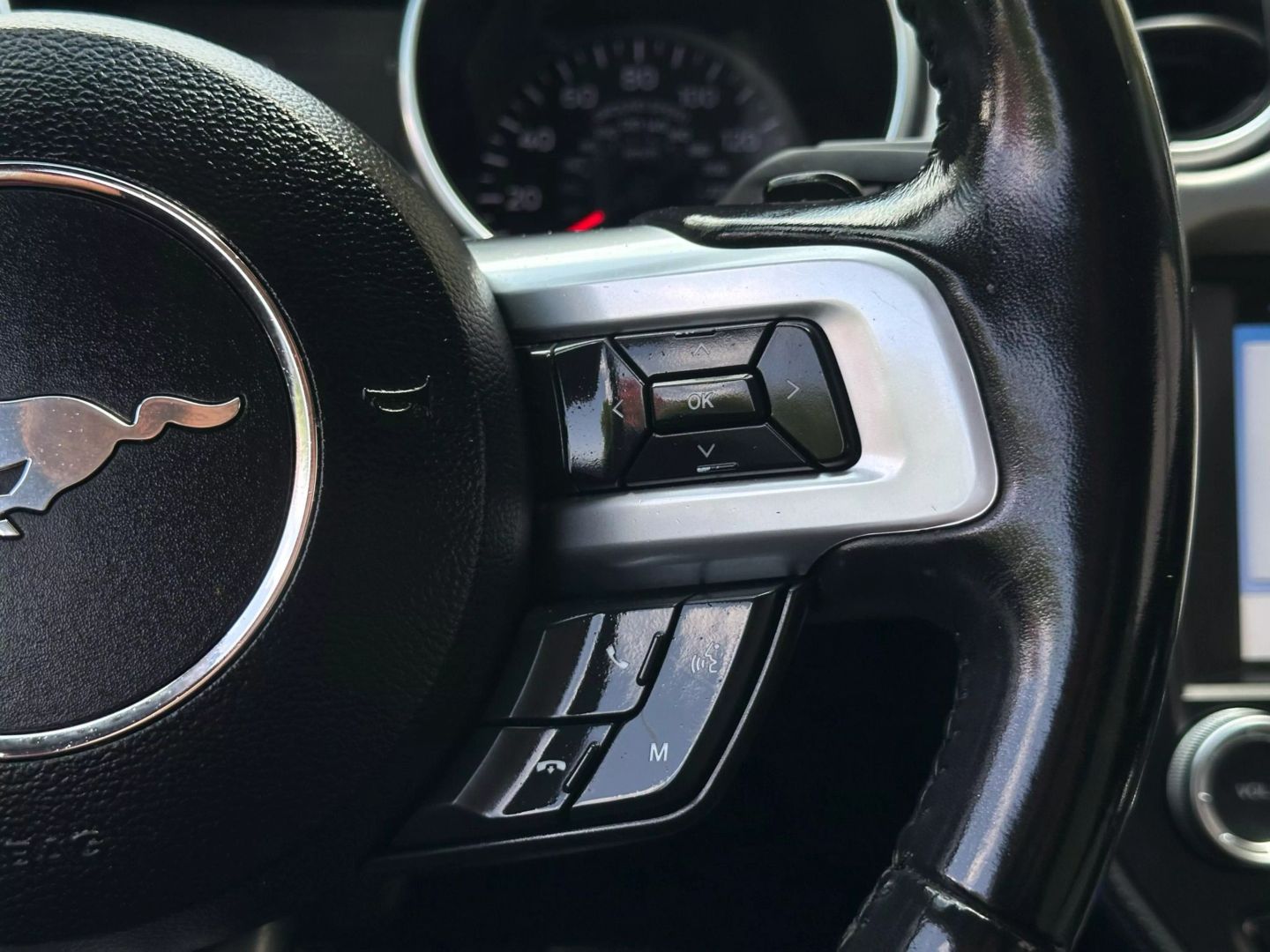2019 Ford Mustang - Image 32