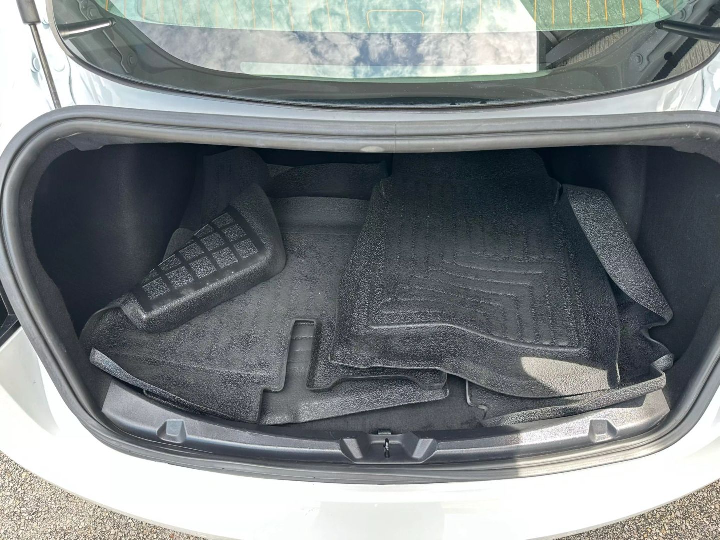 2020 Tesla Model 3 - Image 19