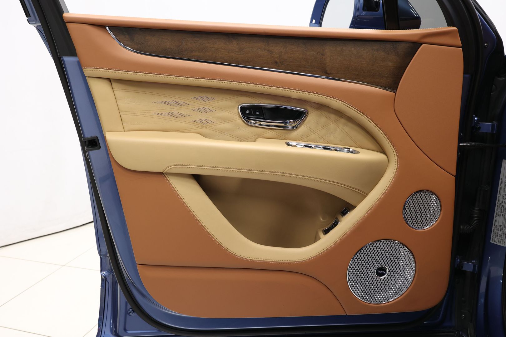 2023 Bentley Bentayga Ewb - Image 9