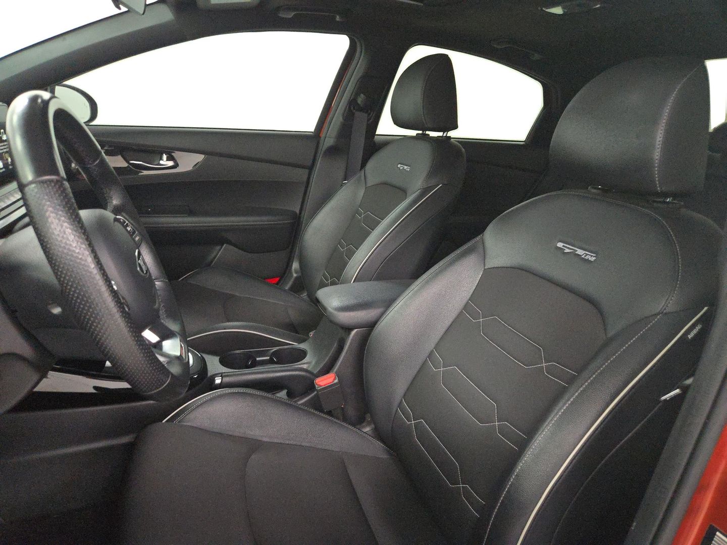 2021 Kia Forte - Image 19