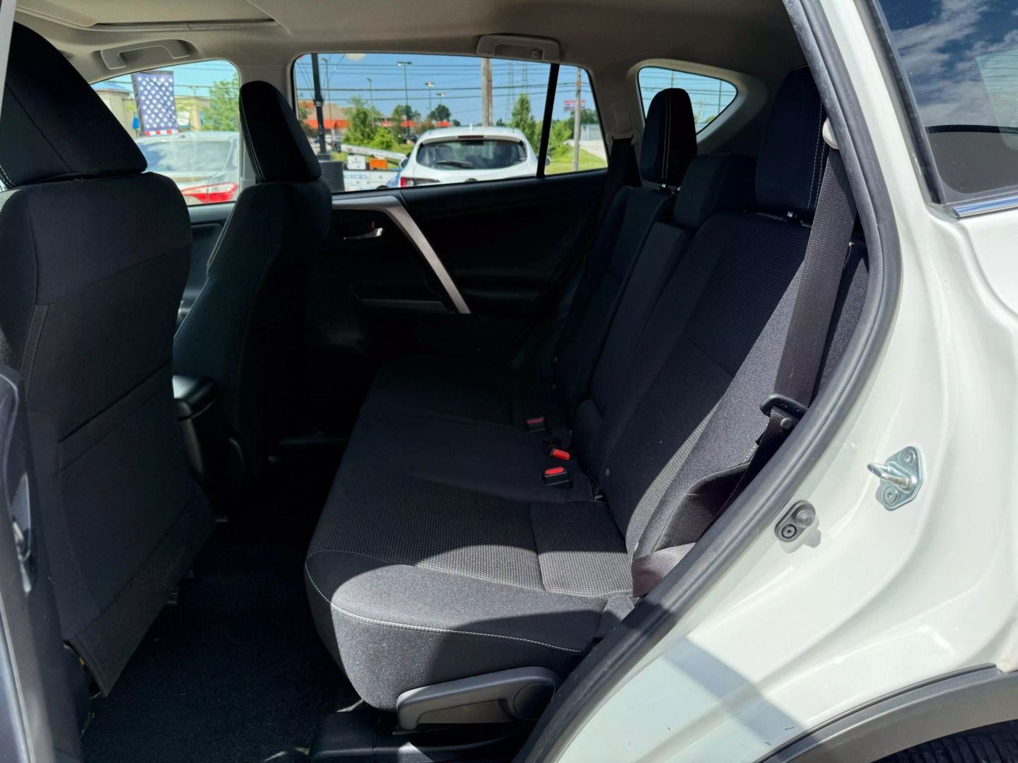 2017 Toyota Rav4 - Image 21