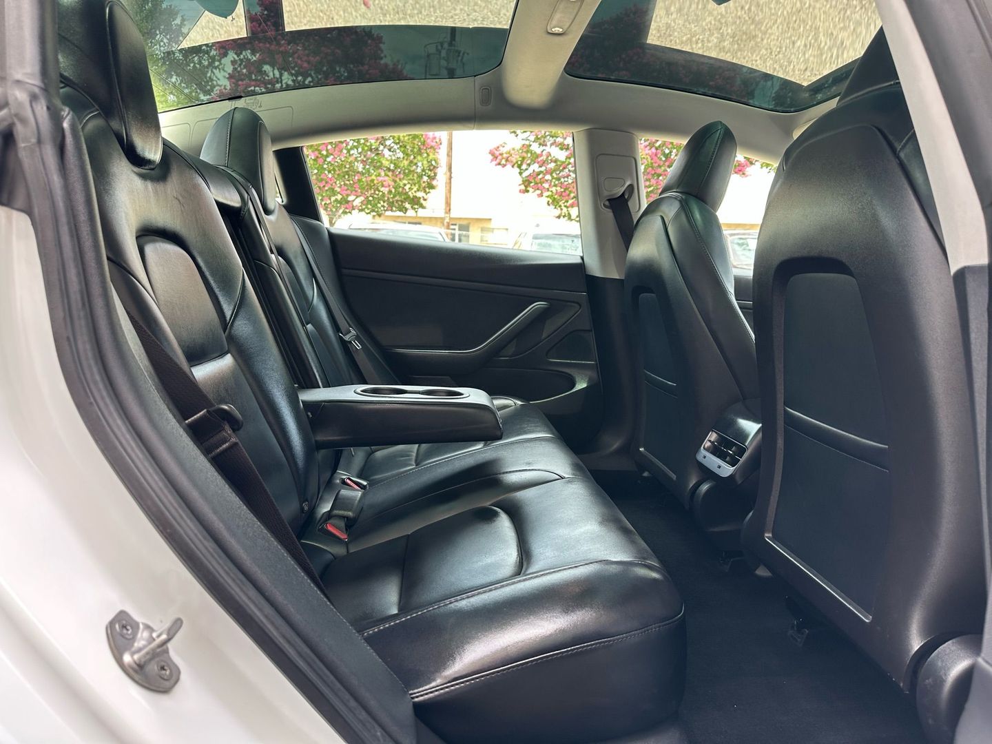 2020 Tesla Model 3 - Image 25