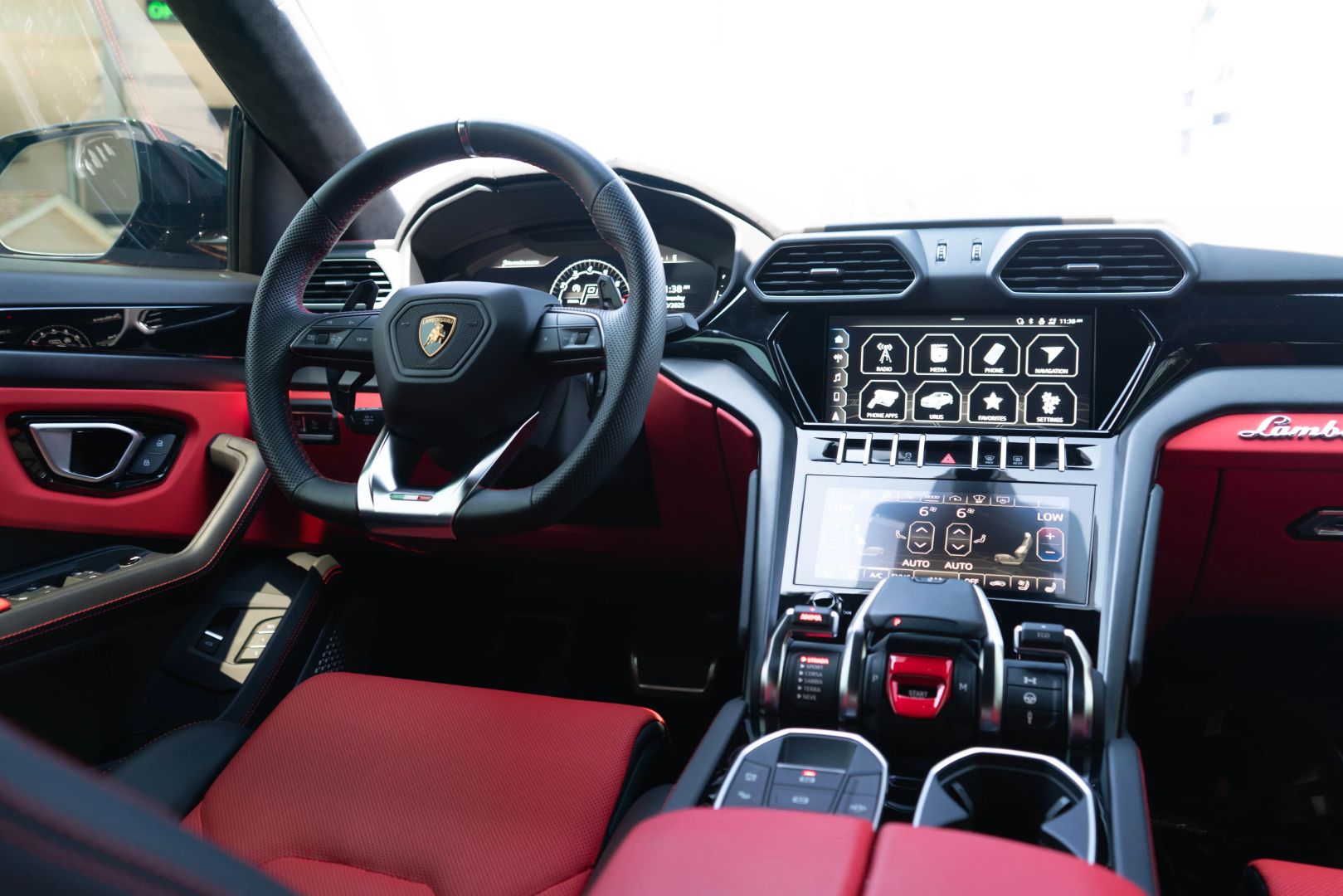 2022 Lamborghini Urus - Image 47