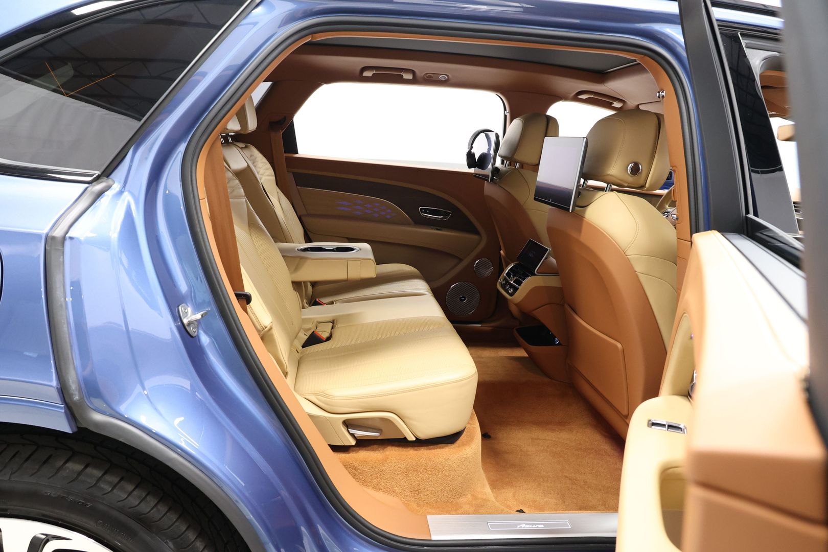 2023 Bentley Bentayga Ewb - Image 78
