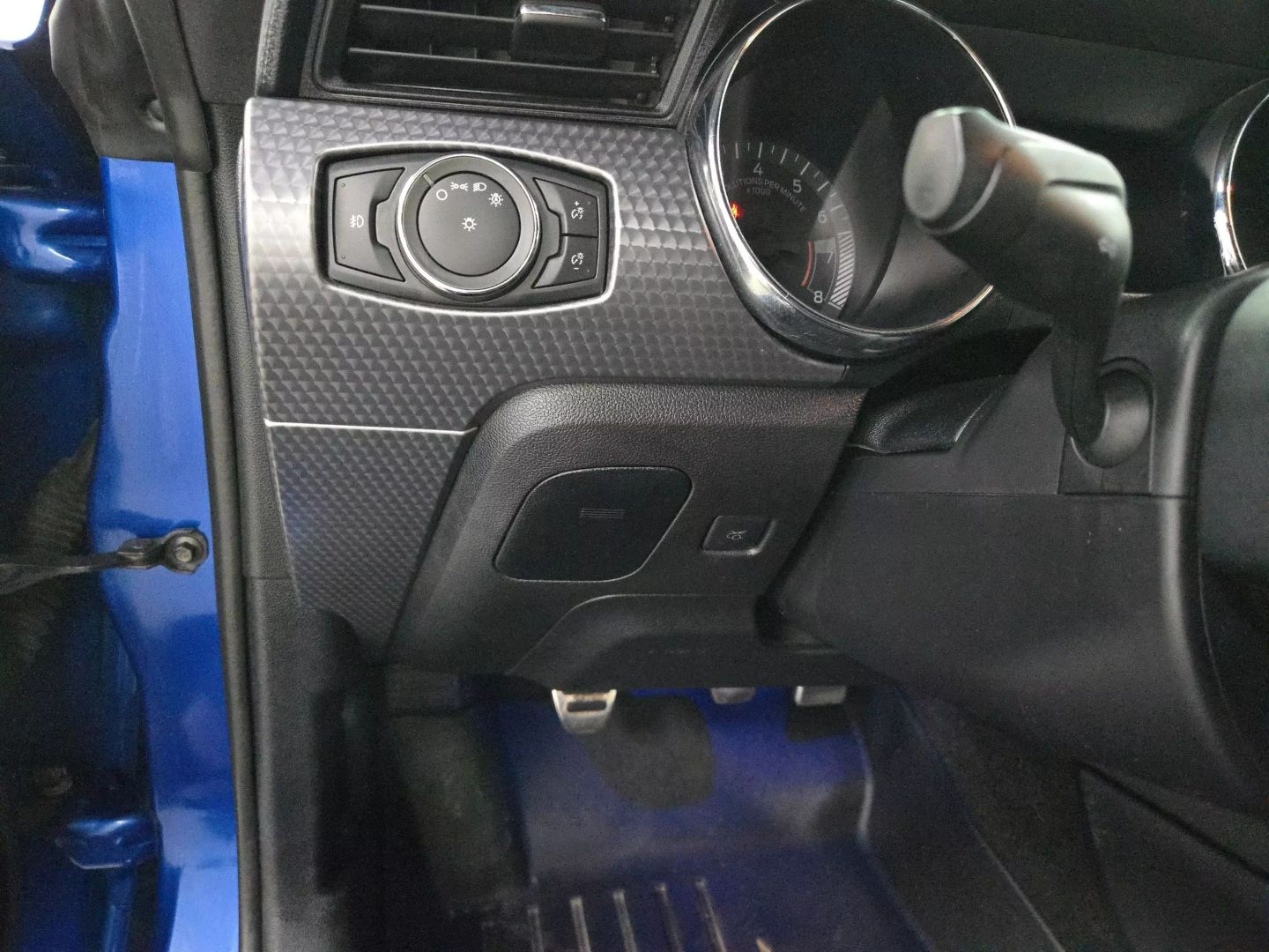 2017 Ford Mustang - Image 18