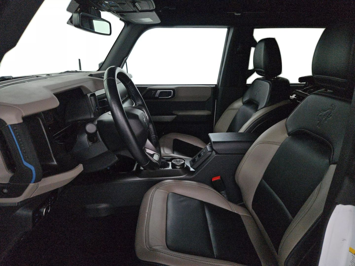 2023 Ford Bronco - Image 9