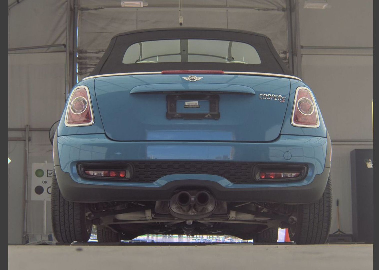 2014 Mini Convertible - Image 17