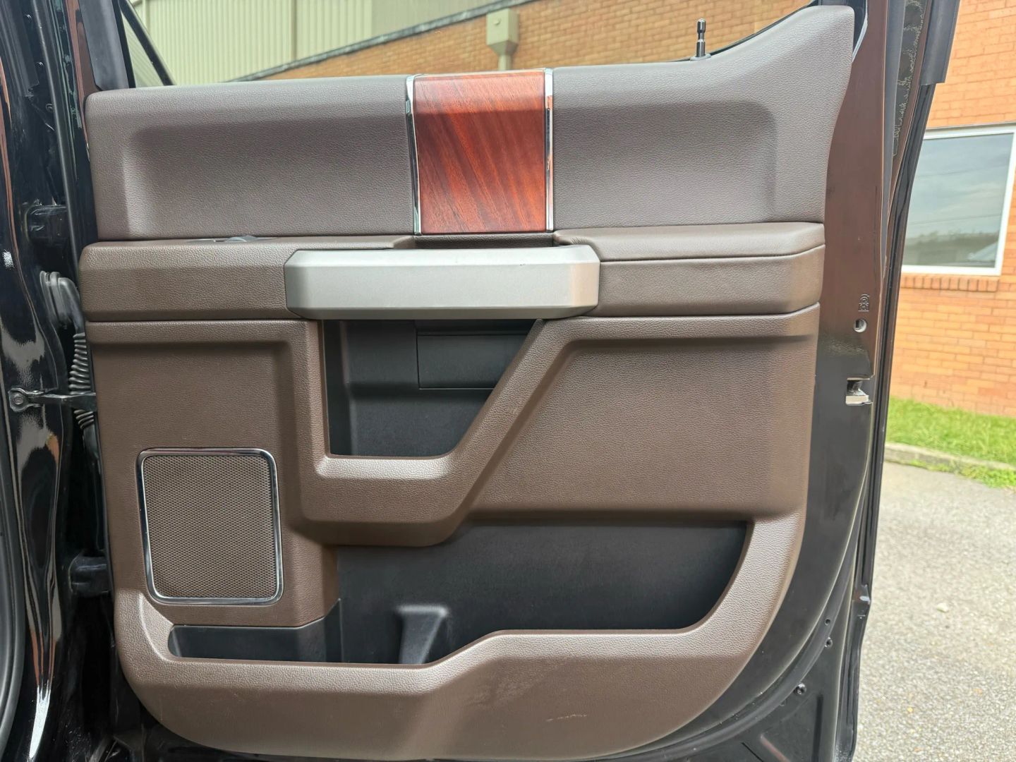 2020 Ford F250 Super Duty Crew Cab - Image 17