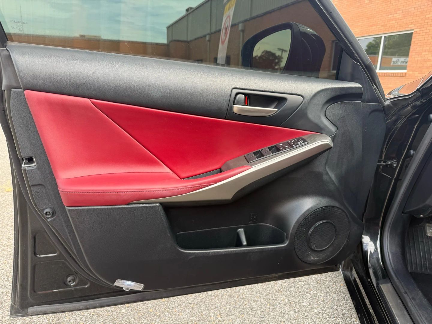 2018 Lexus Is - Image 12
